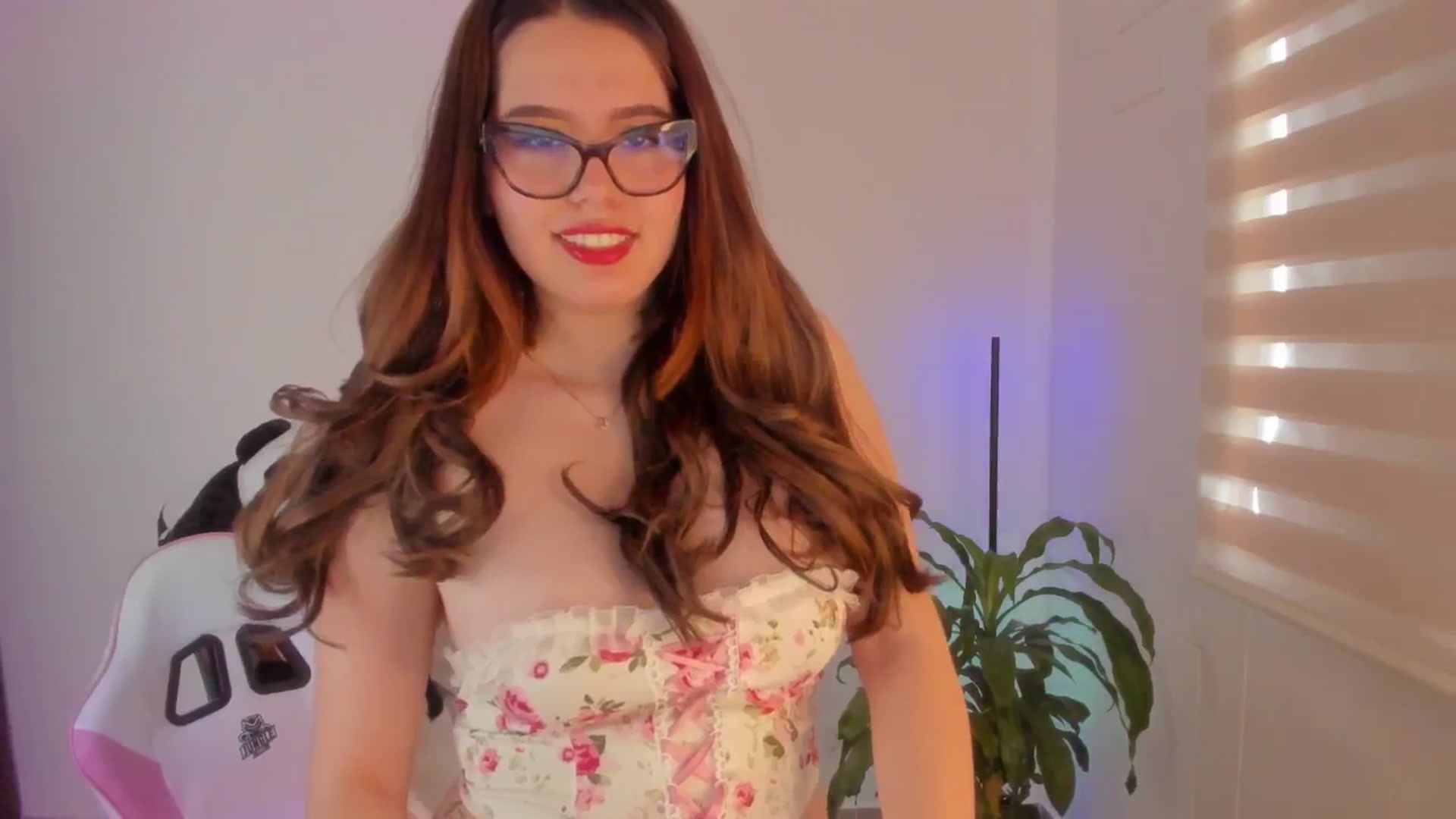 Gallery image thumbnail from Vilu_here's myfreecams stream on, 03/09/2025, 15:27 image 2 of 20