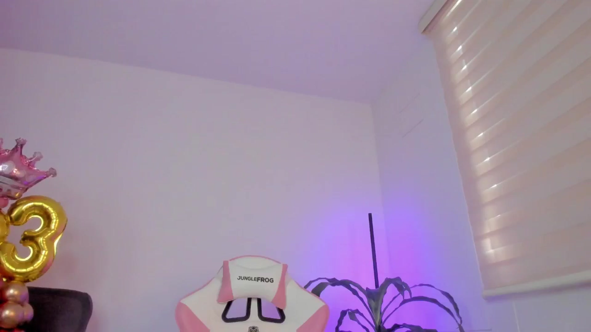 Gallery image thumbnail from Vilu_here's myfreecams stream on, 03/10/2025, 16:14 image 20 of 20