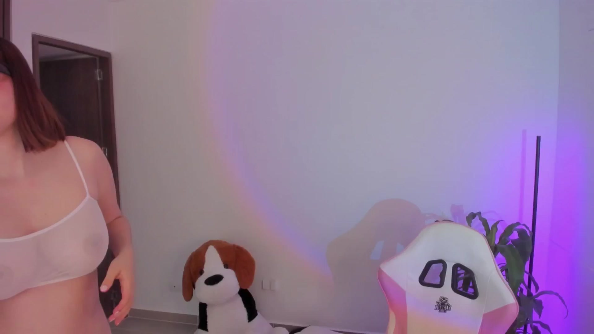 Gallery image thumbnail from Vilu_here's myfreecams stream on, 03/28/2025, 18:26 image 5 of 20