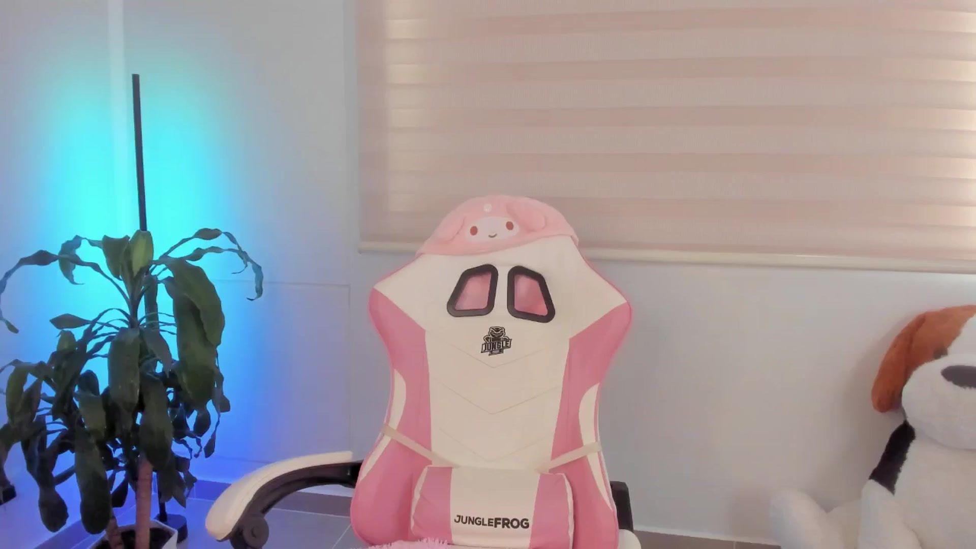 Gallery image thumbnail from Vilu_here's myfreecams stream on, 04/08/2025, 14:30 image 2 of 20