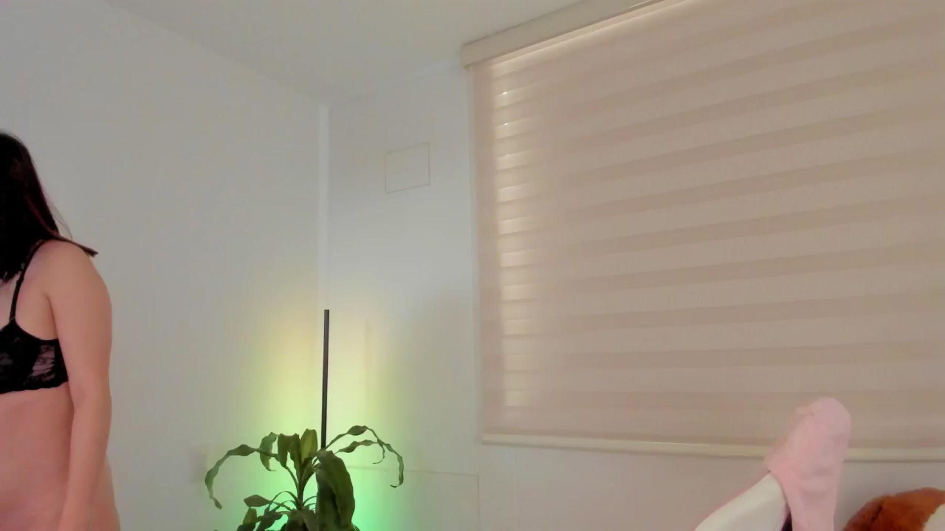 Gallery image thumbnail from Vilu_here's myfreecams stream on, 04/08/2025, 15:58 image 12 of 20