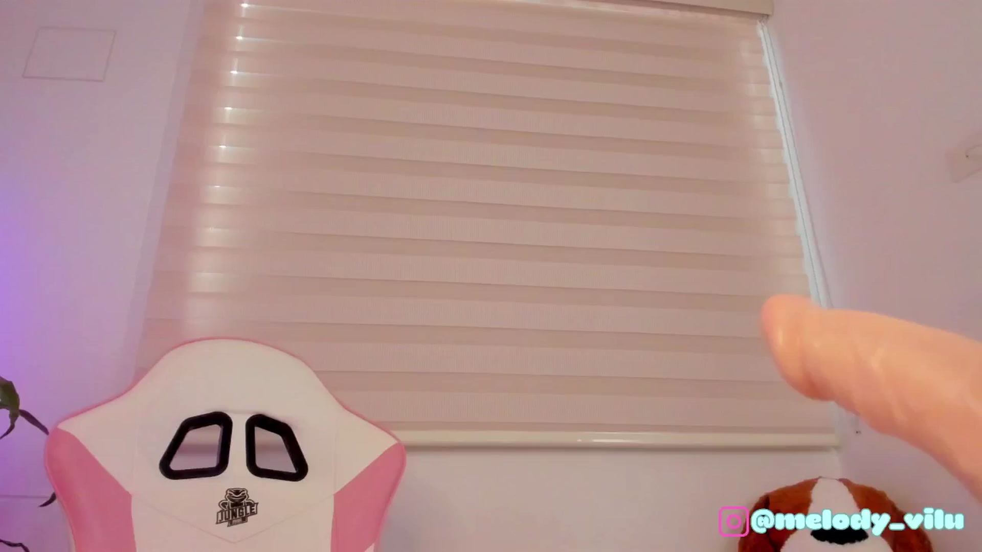 Gallery image thumbnail from Vilu_here's myfreecams stream on, 04/12/2025, 16:55 image 7 of 20