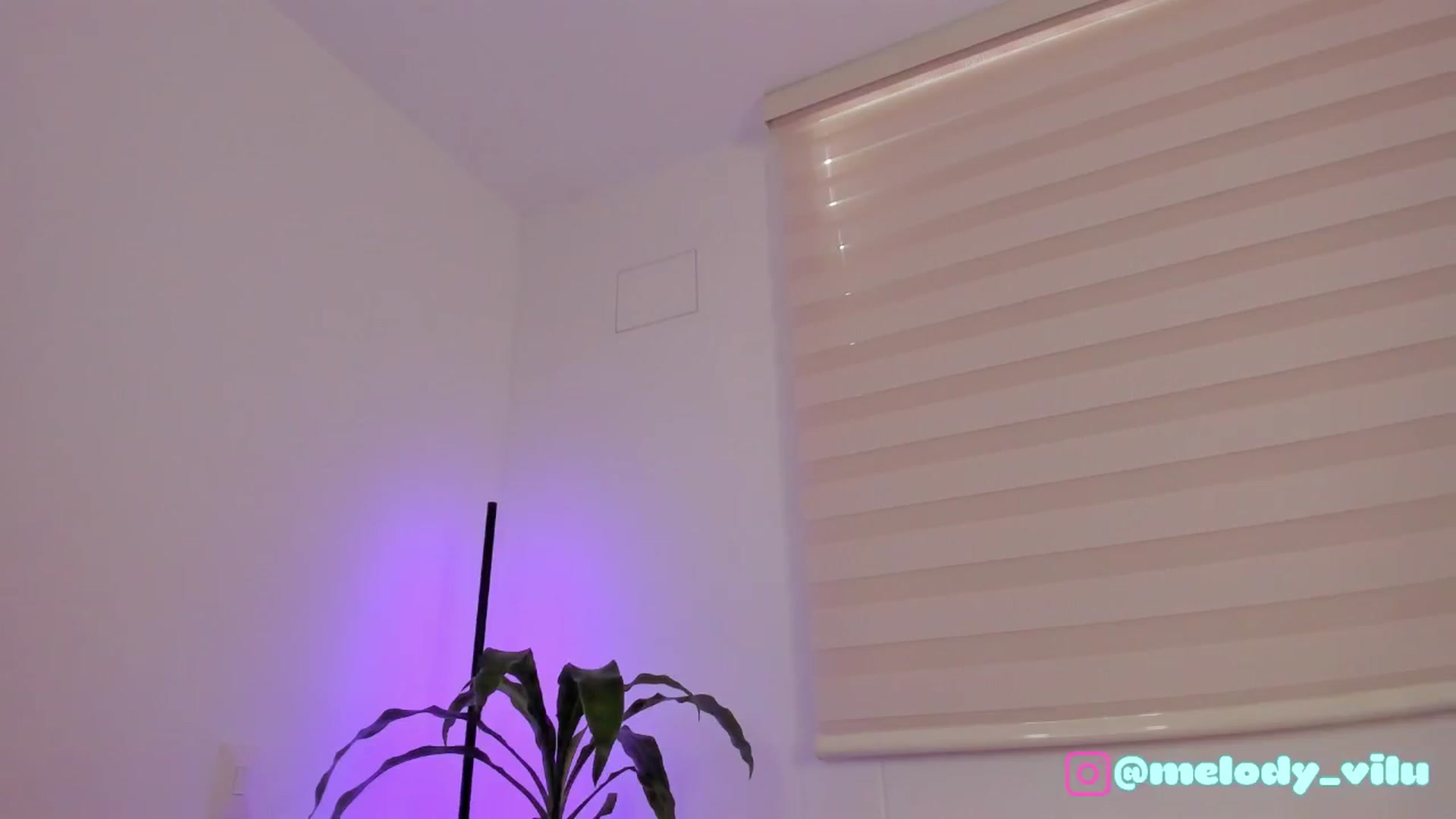 Gallery image thumbnail from Vilu_here's myfreecams stream on, 04/28/2025, 14:42 image 13 of 20