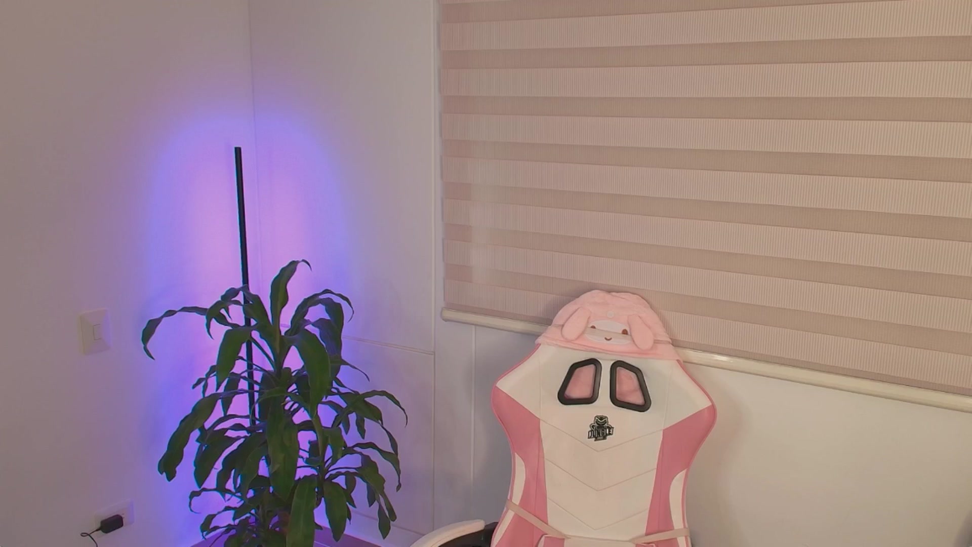 Gallery image thumbnail from Vilu_here's myfreecams stream on, 06/03/2025, 14:11 image 16 of 20