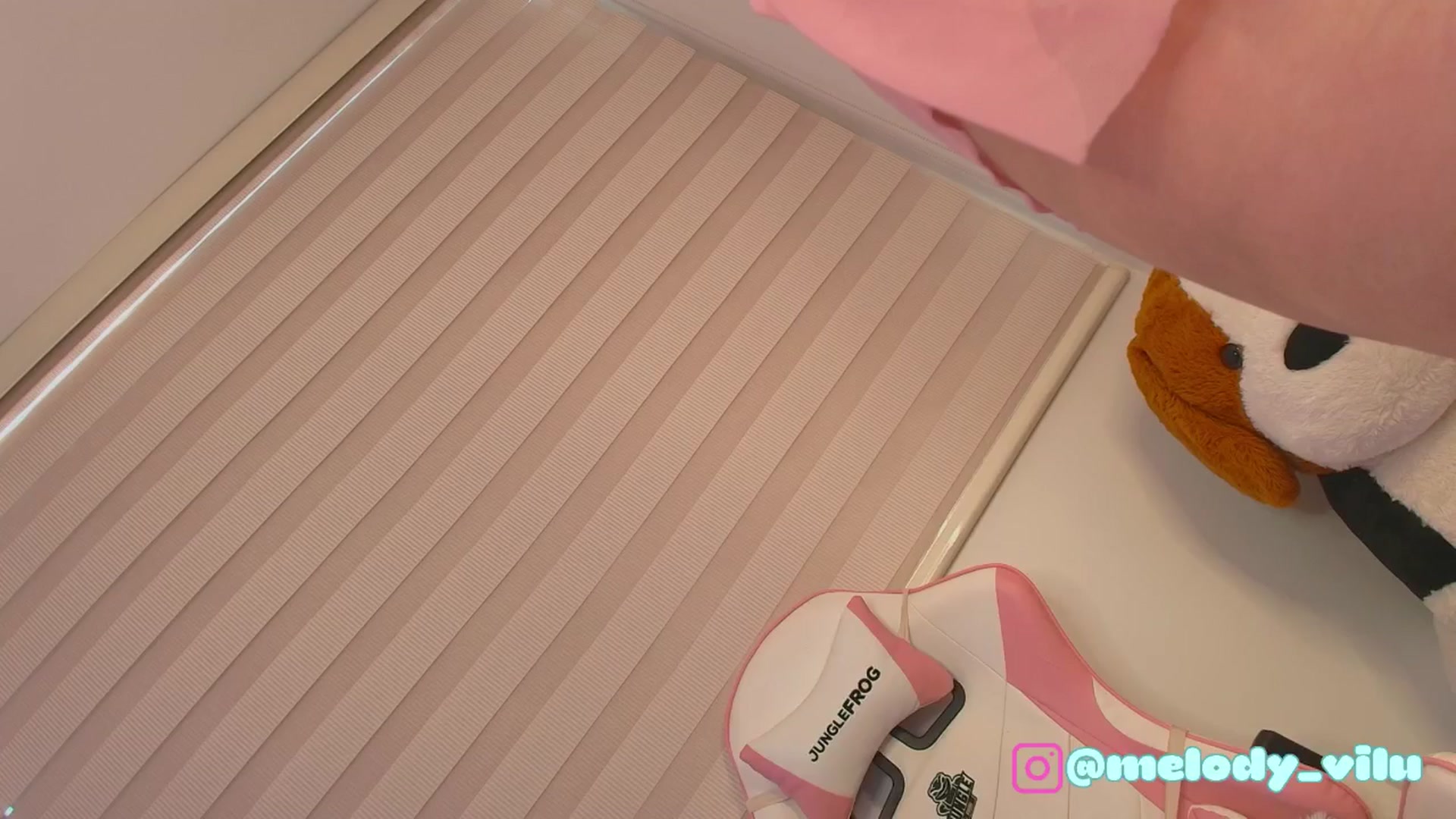 Gallery image thumbnail from Vilu_here's myfreecams stream on, 06/07/2025, 16:22 image 20 of 20