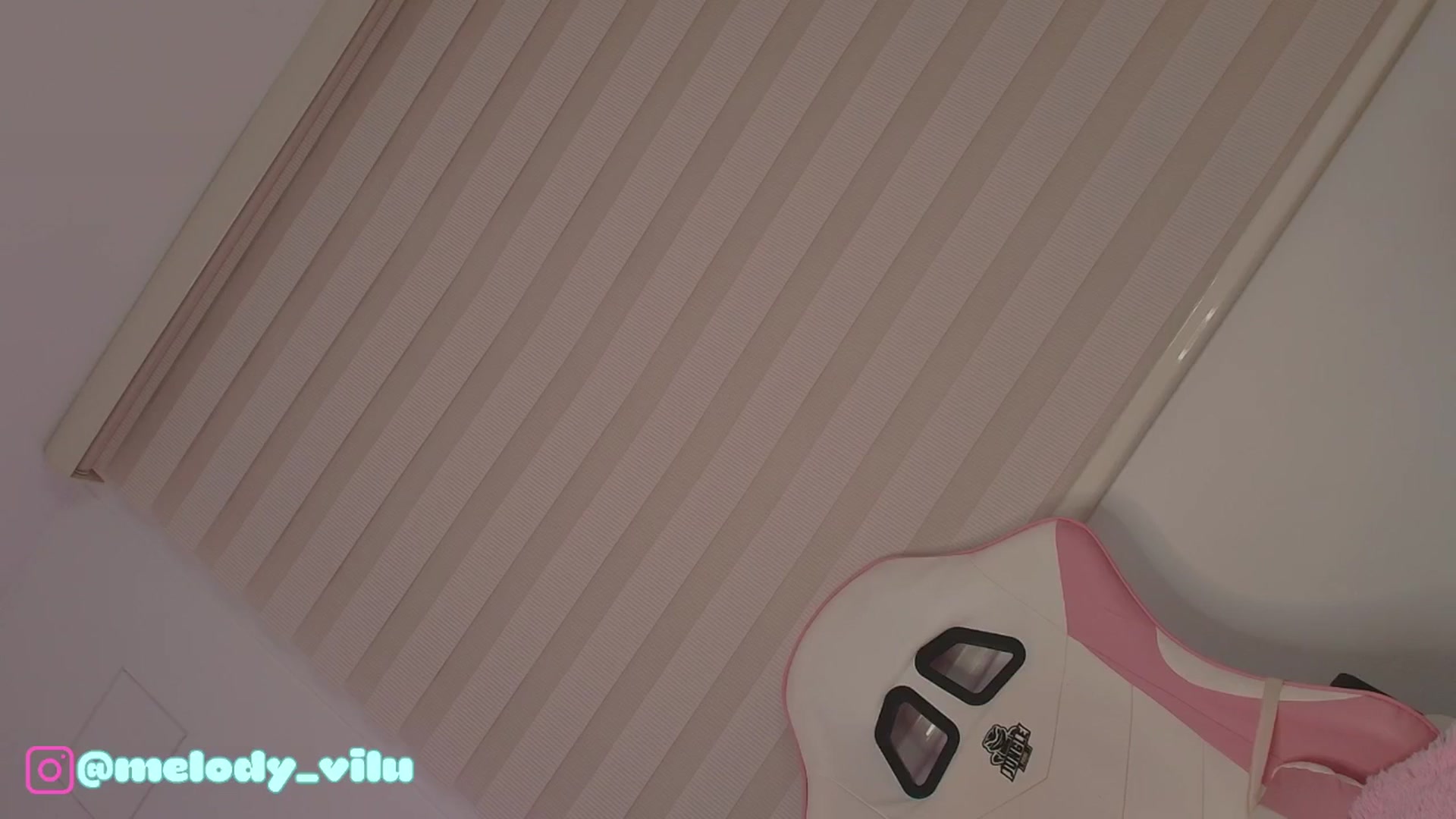 Gallery image thumbnail from Vilu_here's myfreecams stream on, 07/19/2025, 03:34 image 15 of 20
