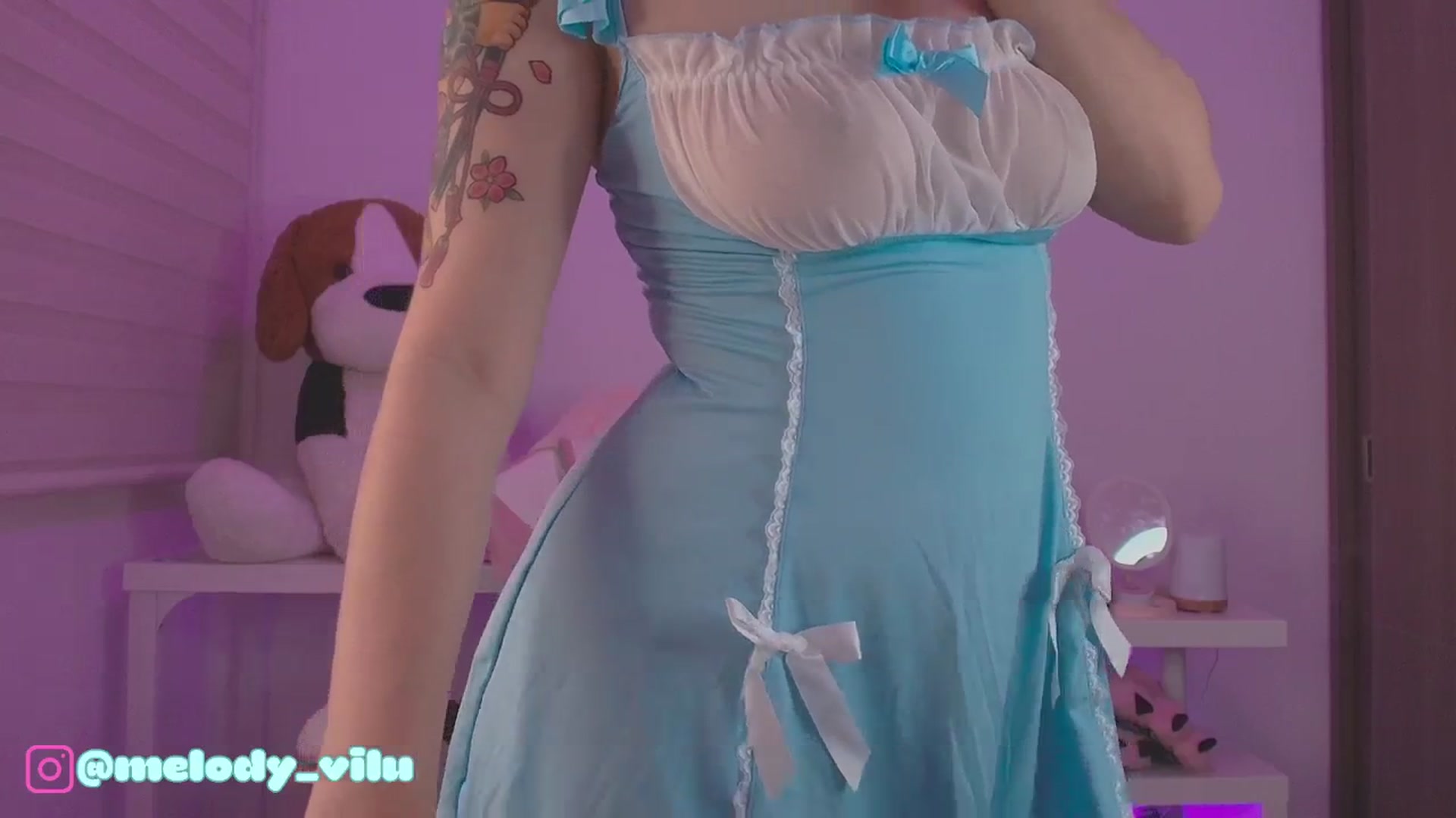Gallery image thumbnail from Vilu_here's myfreecams stream on, 08/18/2025, 01:41 image 9 of 20