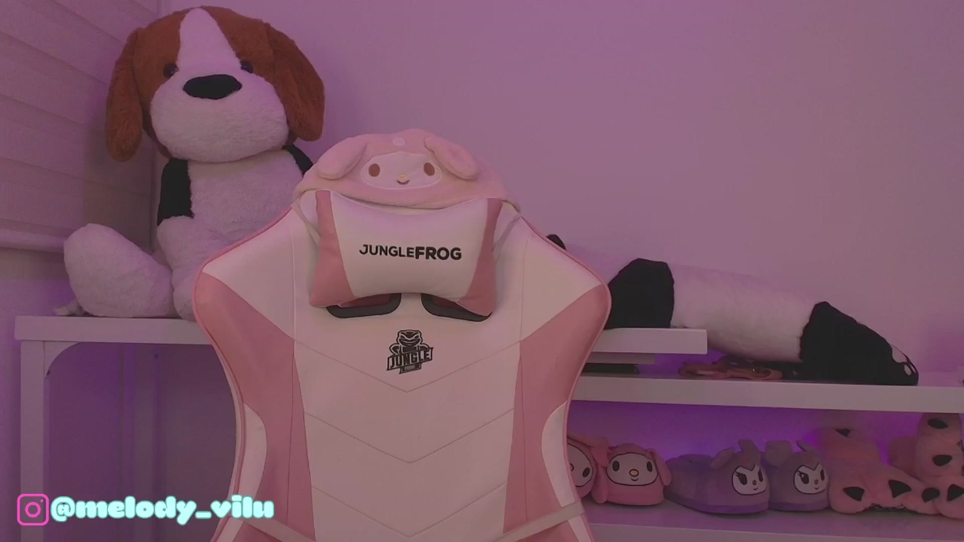 Gallery image thumbnail from Vilu_here's myfreecams stream on, 09/21/2025, 24:51 image 6 of 20