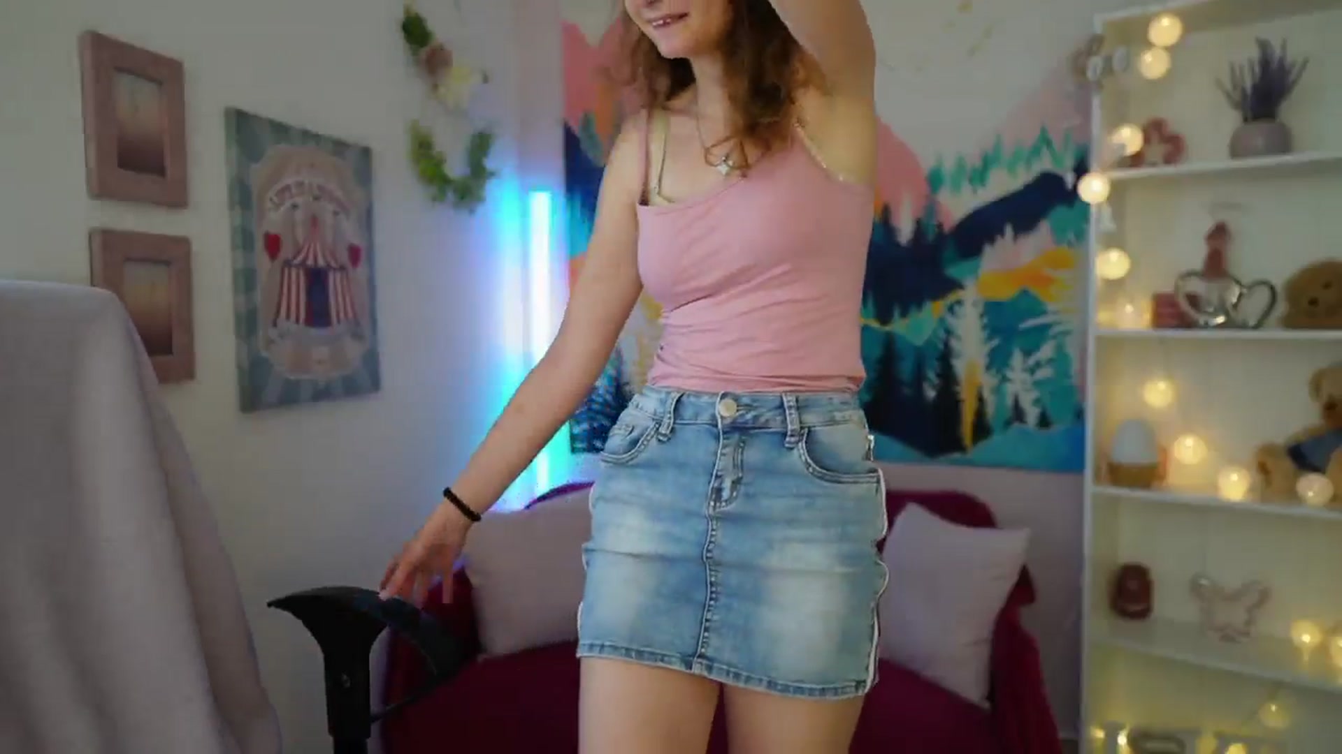 Gallery image thumbnail from Vina_Sky's myfreecams stream on, 07/10/2024, 09:25 image 10 of 20
