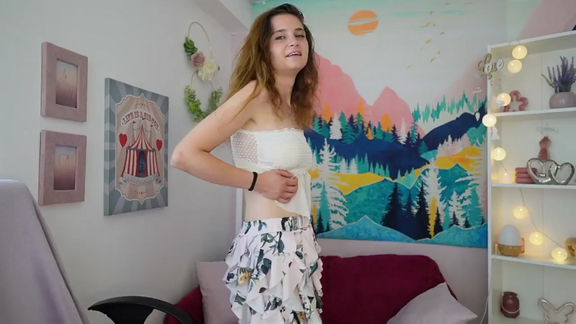 Gallery image thumbnail from Vina_Sky's myfreecams stream on, 07/11/2024, 10:05 image 9 of 20