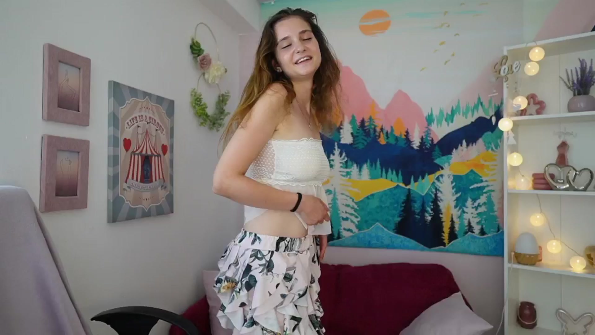 Gallery image thumbnail from Vina_Sky's myfreecams stream on, 07/11/2024, 10:05 image 8 of 20