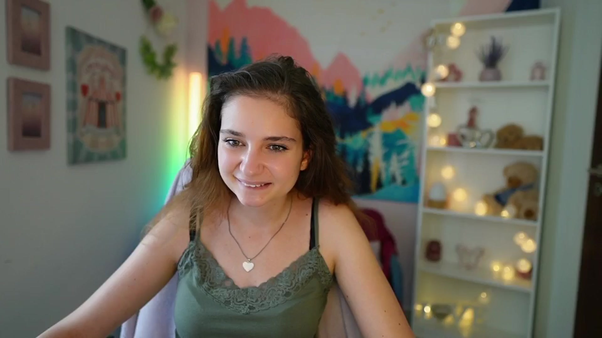 Gallery image thumbnail from Vina_Sky's myfreecams stream on, 07/17/2024, 09:57 image 10 of 20