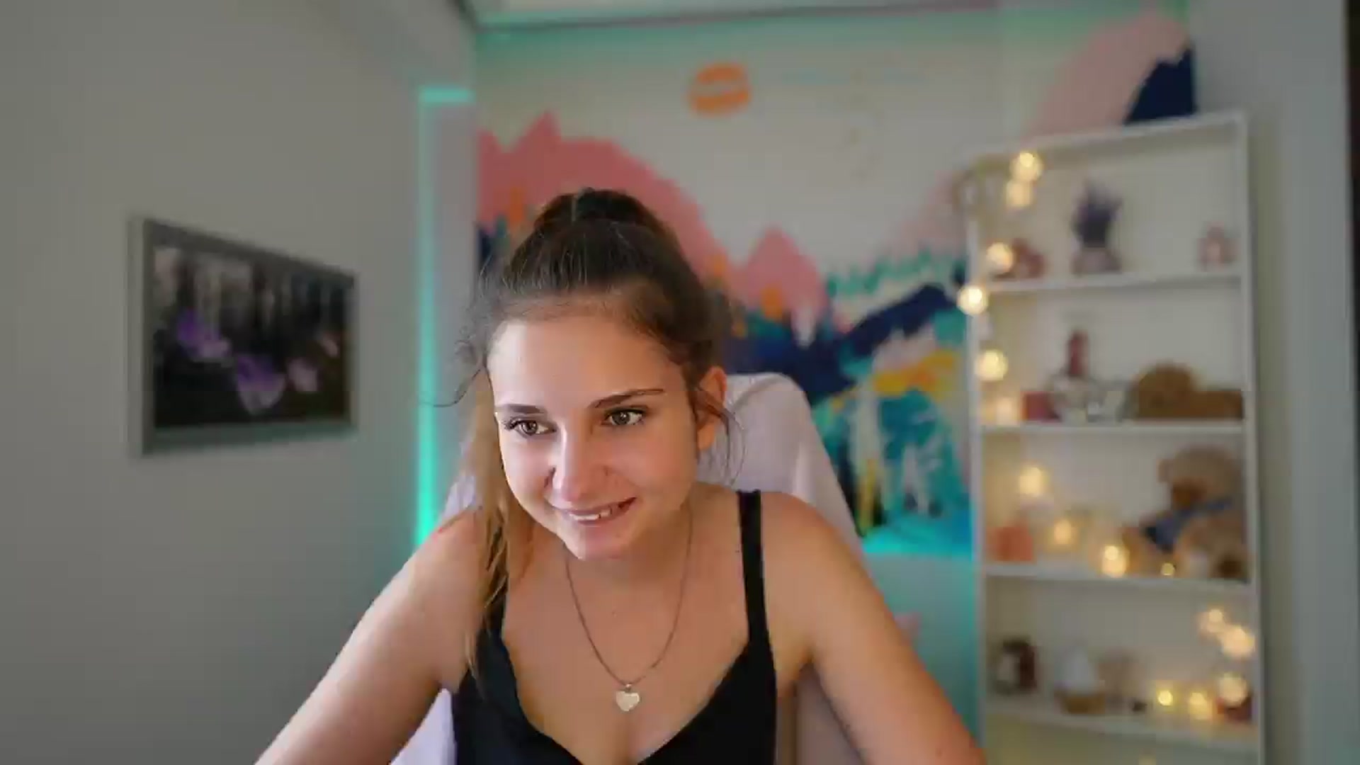 Gallery image thumbnail from Vina_Sky's myfreecams stream on, 07/24/2024, 13:25 image 5 of 20