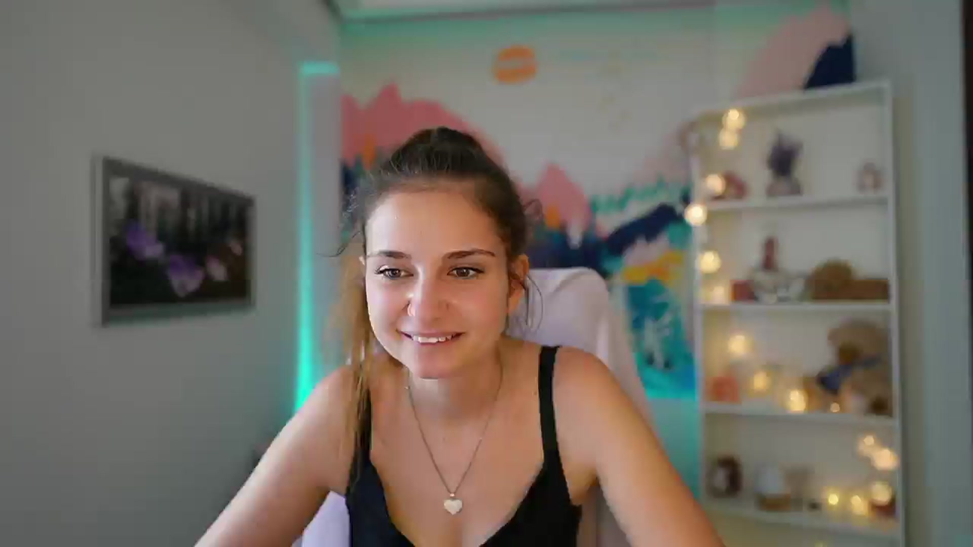 Gallery image thumbnail from Vina_Sky's myfreecams stream on, 07/24/2024, 13:25 image 10 of 20