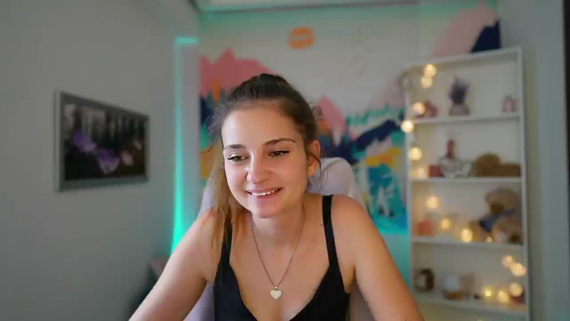 Gallery image thumbnail from Vina_Sky's myfreecams stream on, 07/24/2024, 13:25 image 15 of 20