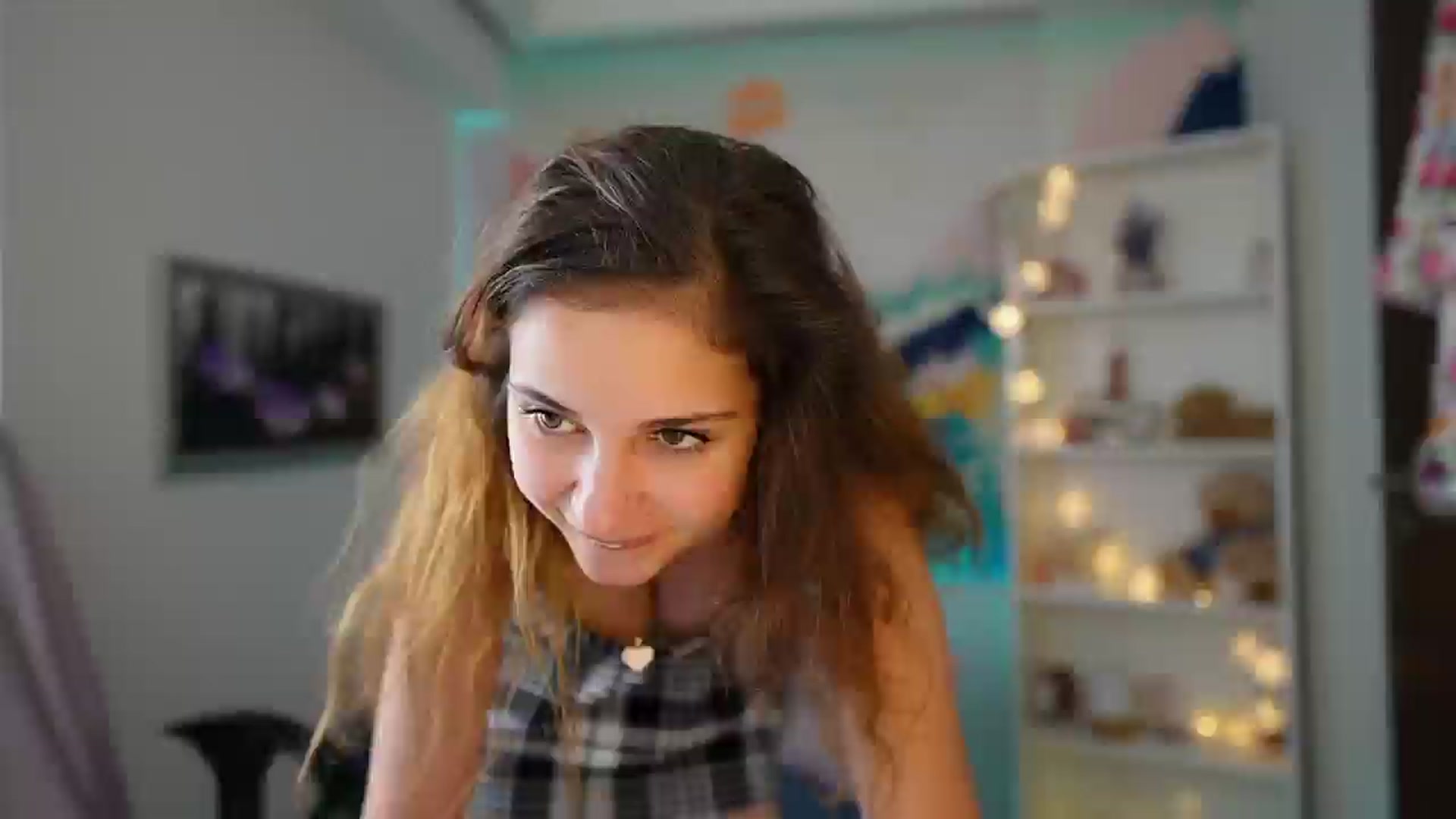 Gallery image thumbnail from Vina_Sky's myfreecams stream on, 07/25/2024, 12:51 image 8 of 20