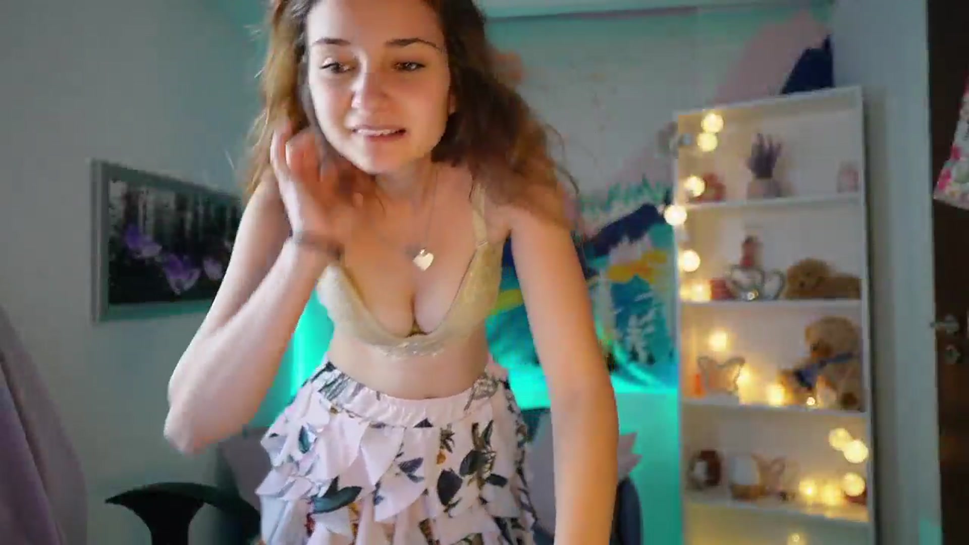 Gallery image thumbnail from Vina_Sky's myfreecams stream on, 07/30/2024, 11:06 image 4 of 20