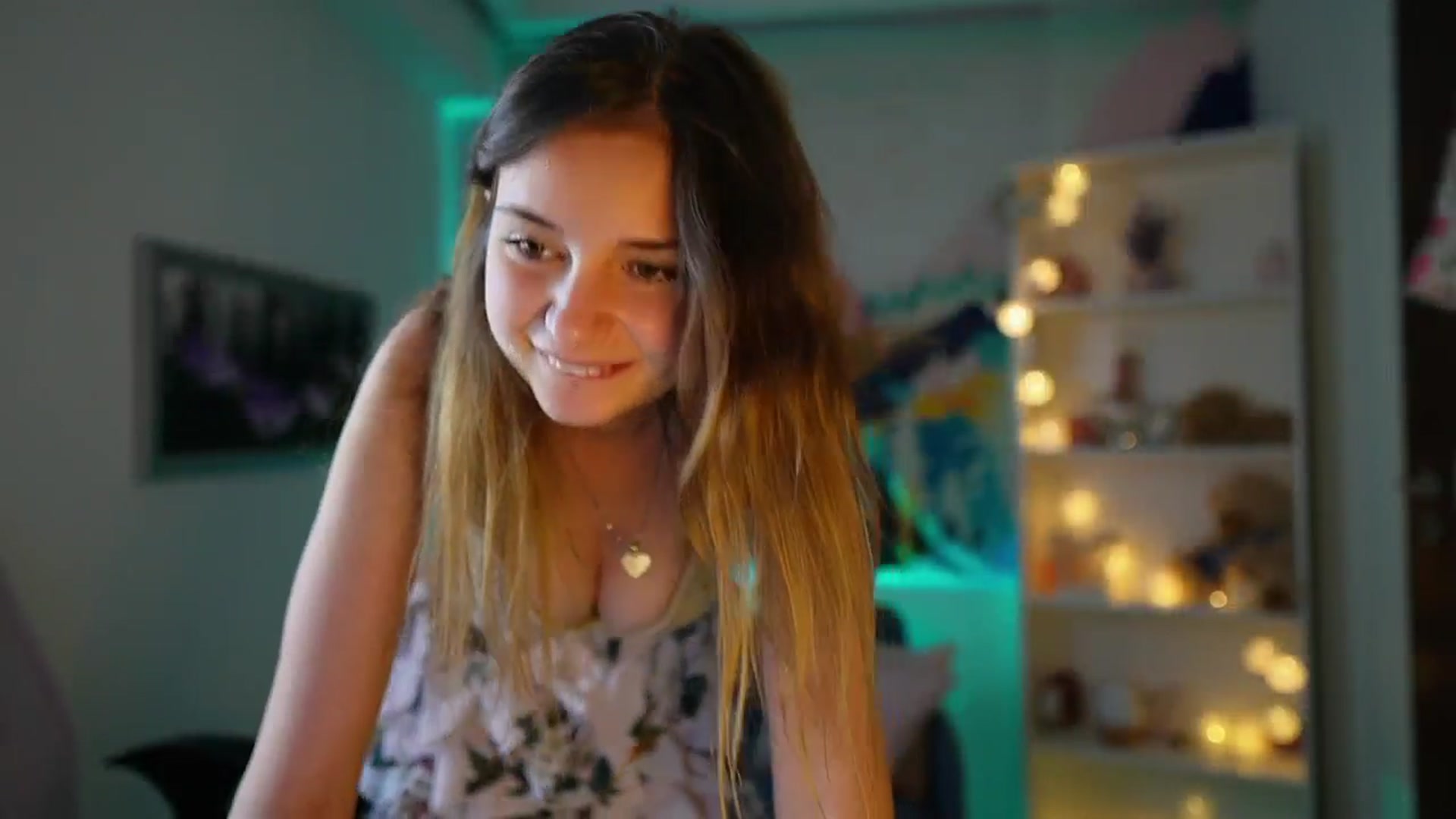 Gallery image thumbnail from Vina_Sky's myfreecams stream on, 07/30/2024, 12:39 image 2 of 20