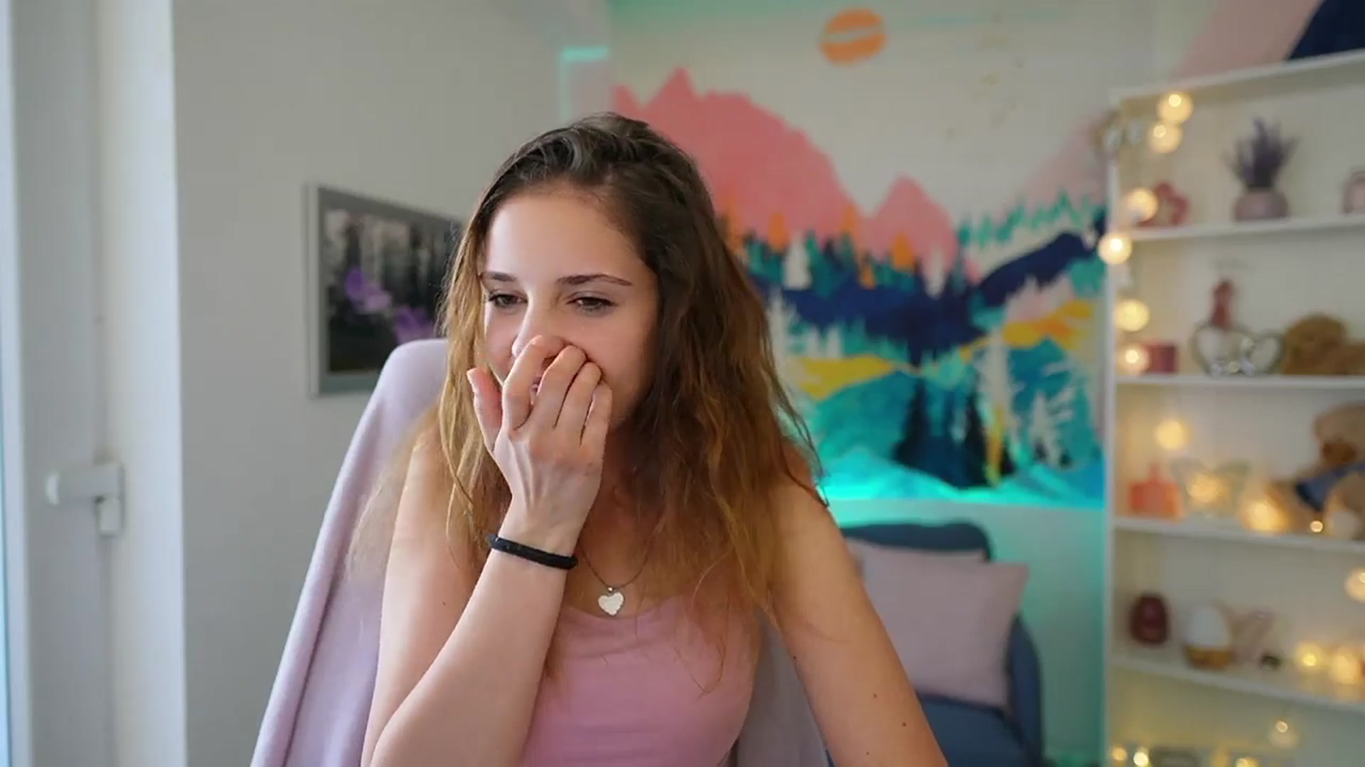 Gallery image thumbnail from Vina_Sky's myfreecams stream on, 08/03/2024, 09:31 image 20 of 20