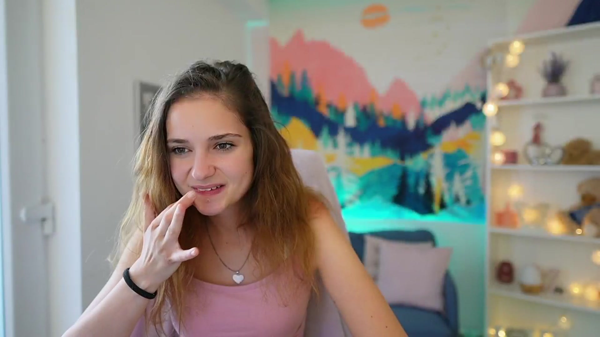 Gallery image thumbnail from Vina_Sky's myfreecams stream on, 08/03/2024, 10:42 image 6 of 20