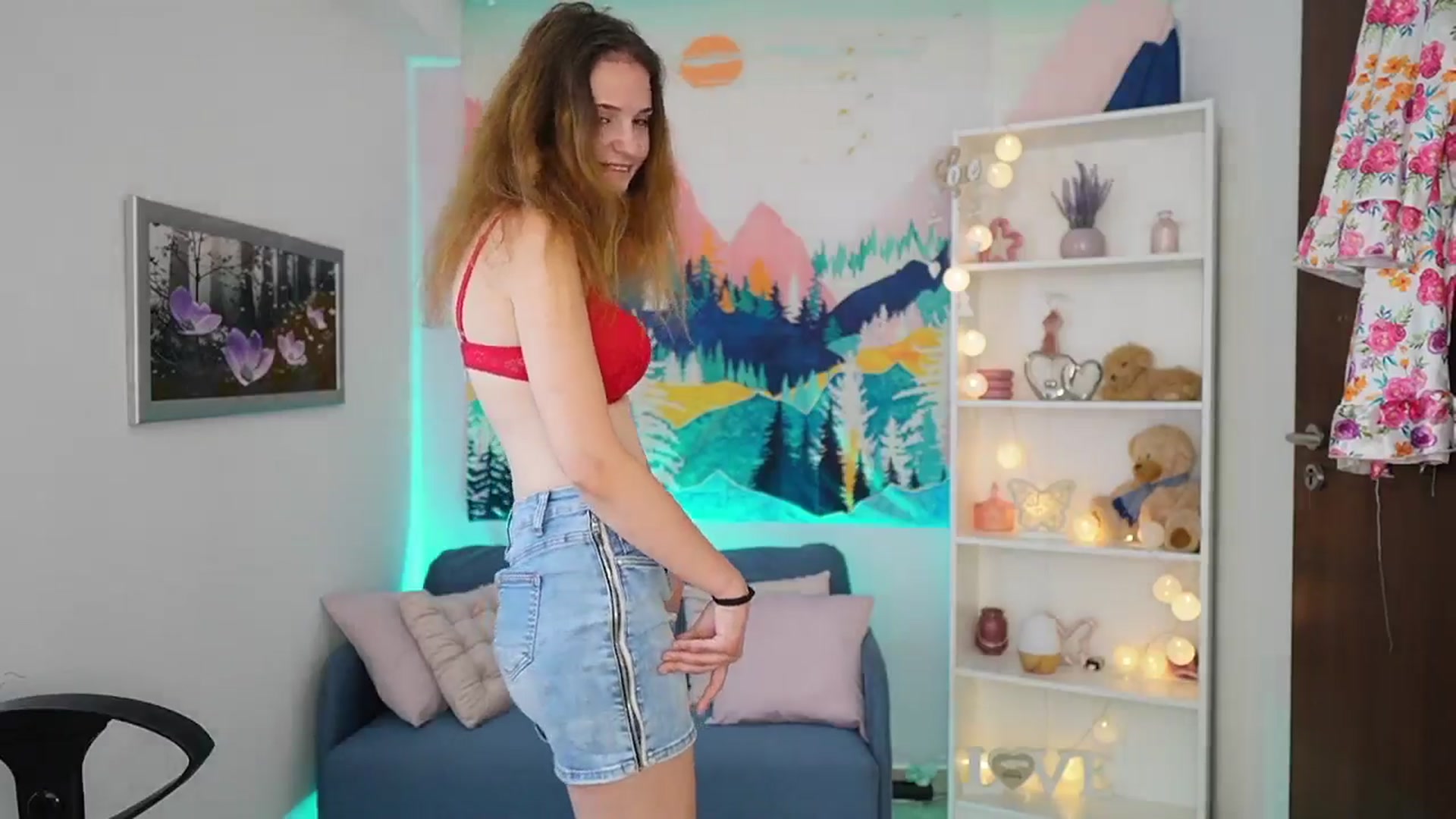 Gallery image thumbnail from Vina_Sky's myfreecams stream on, 08/04/2024, 08:27 image 16 of 20