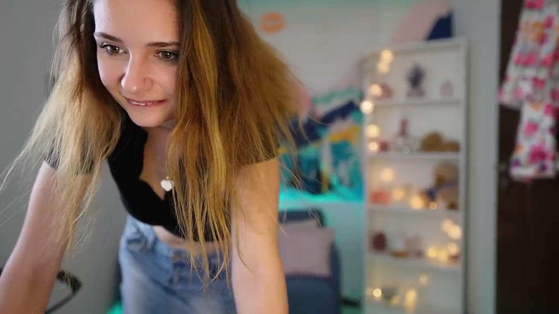 Gallery image thumbnail from Vina_Sky's myfreecams stream on, 08/04/2024, 08:27 image 12 of 20