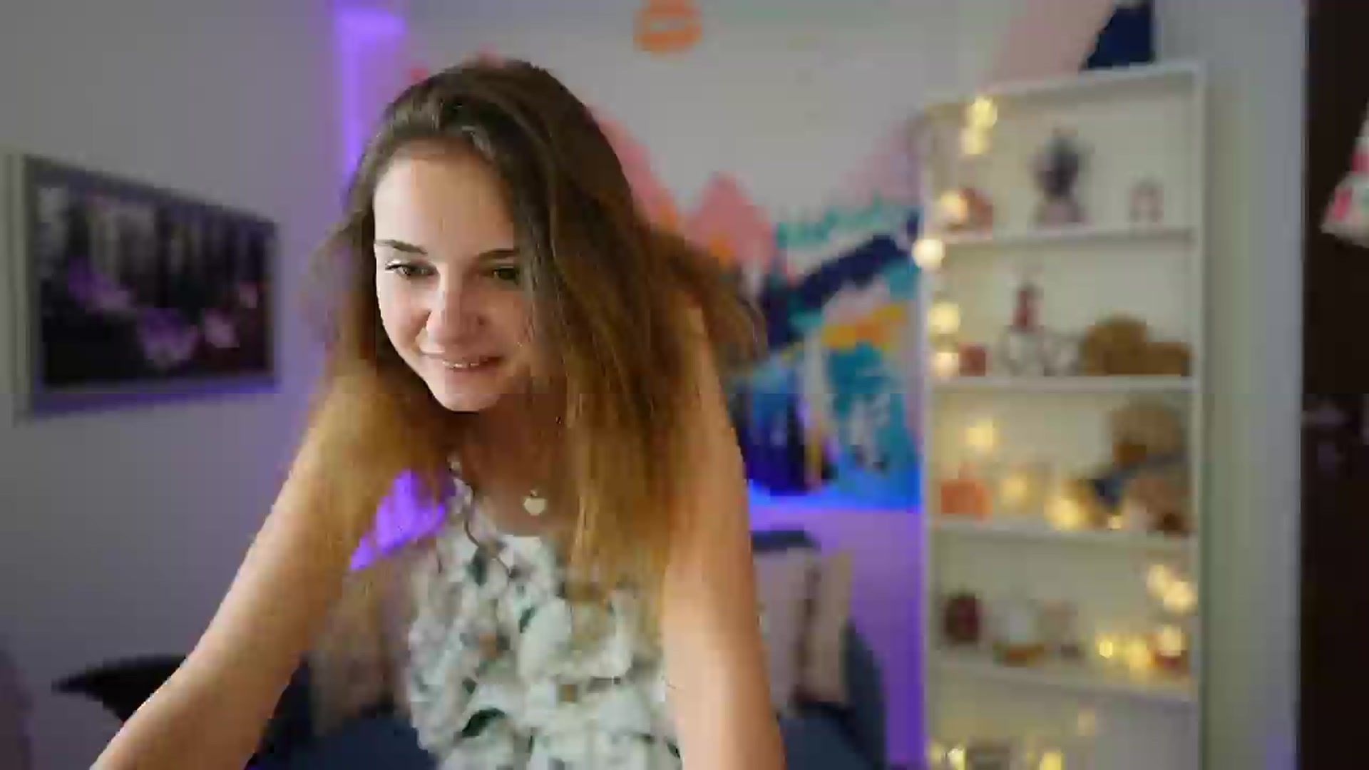 Gallery image thumbnail from Vina_Sky's myfreecams stream on, 08/07/2024, 11:41 image 11 of 20