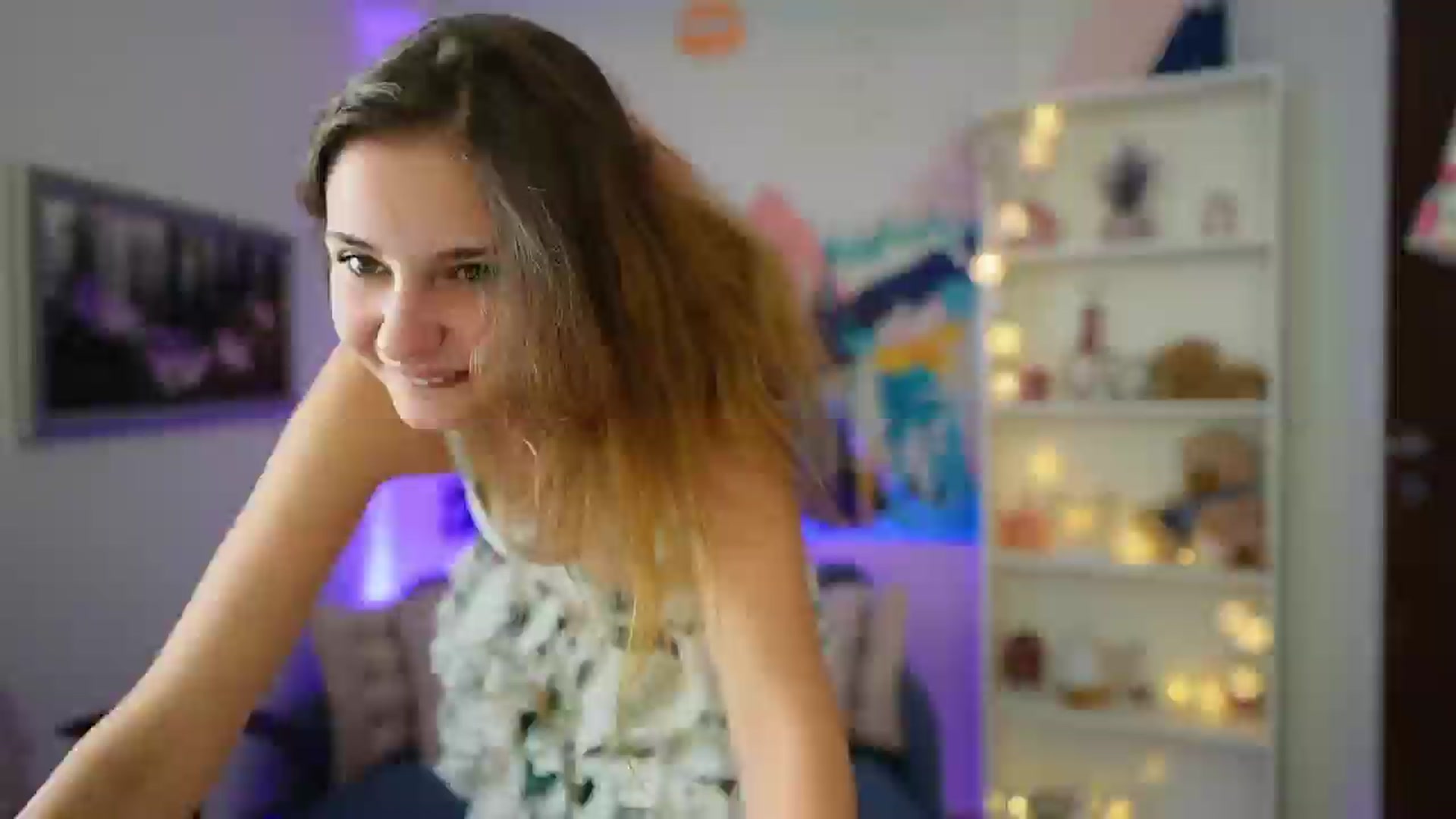 Gallery image thumbnail from Vina_Sky's myfreecams stream on, 08/07/2024, 11:41 image 10 of 20