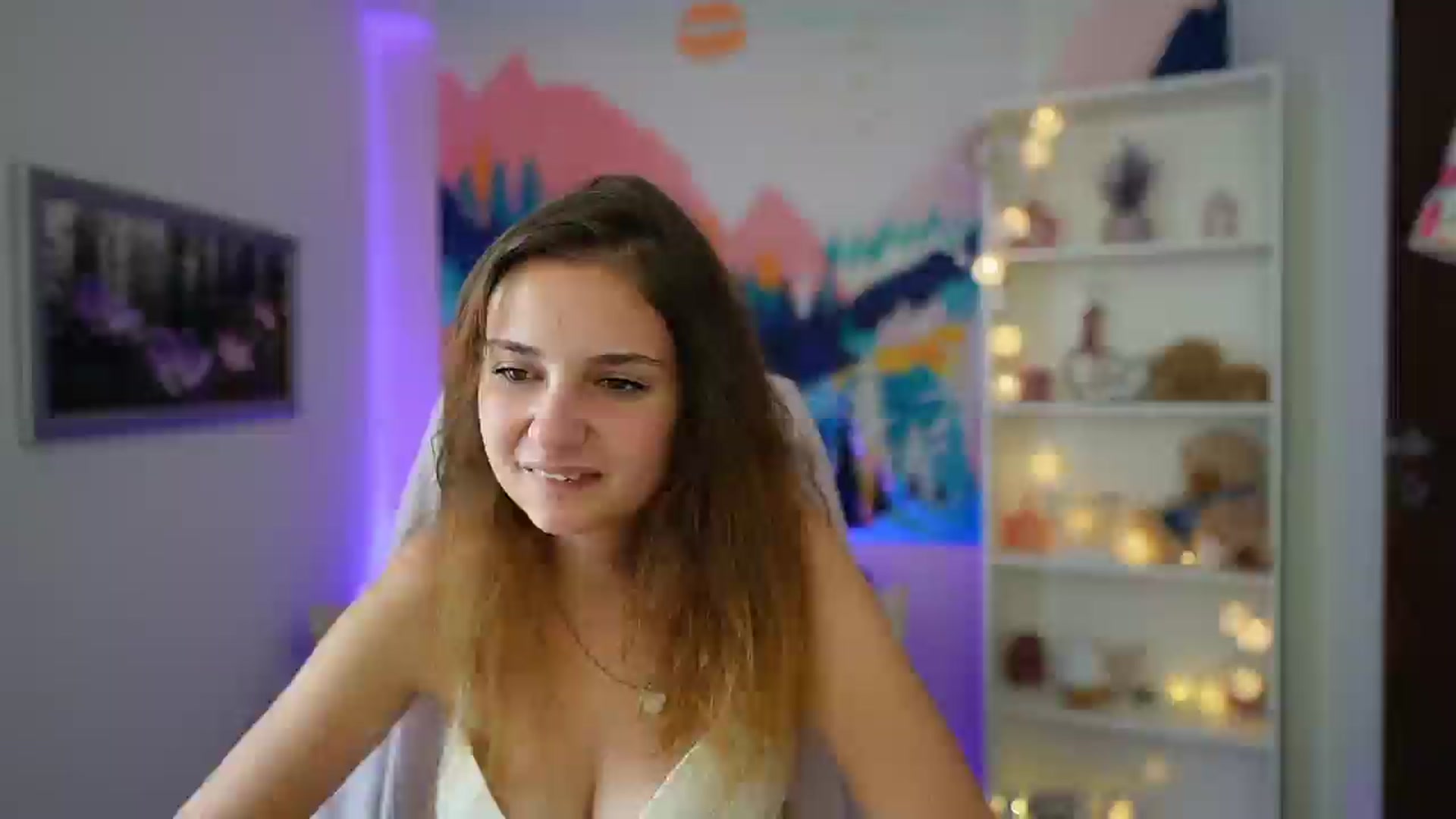 Gallery image thumbnail from Vina_Sky's myfreecams stream on, 08/07/2024, 12:44 image 16 of 20