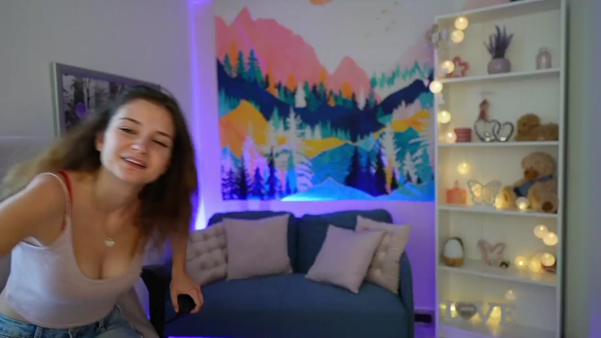 Gallery image thumbnail from Vina_Sky's myfreecams stream on, 08/14/2024, 11:25 image 14 of 20