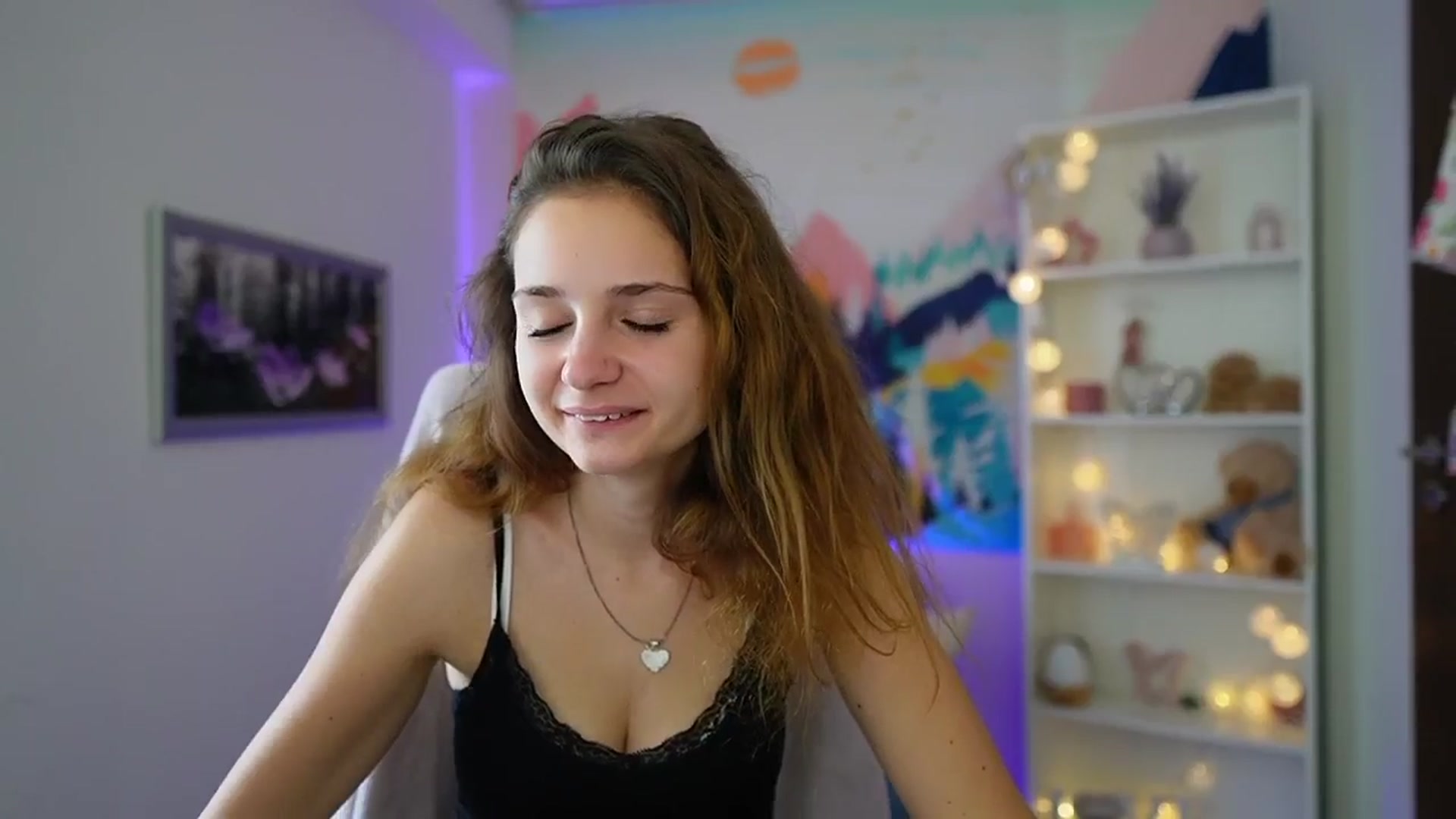 Gallery image thumbnail from Vina_Sky's myfreecams stream on, 08/15/2024, 10:03 image 16 of 20