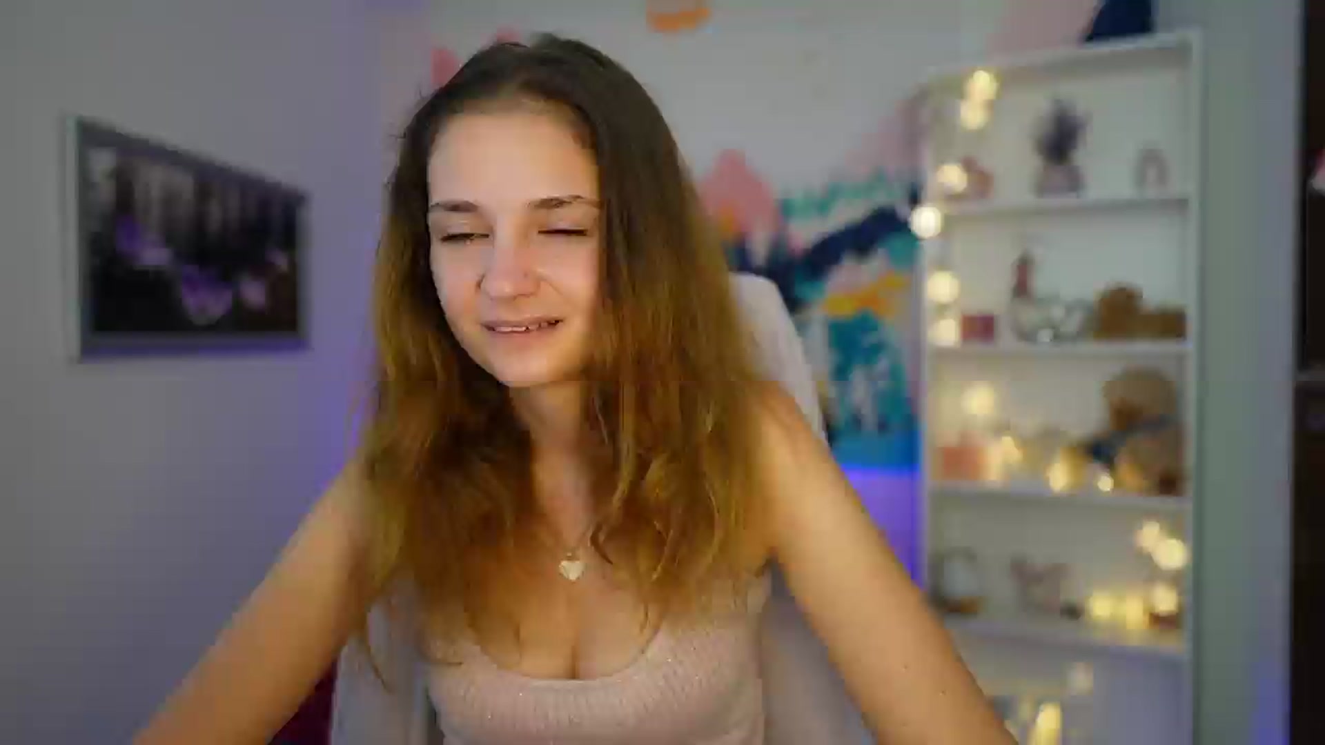 Gallery image thumbnail from Vina_Sky's myfreecams stream on, 08/17/2024, 10:47 image 19 of 20