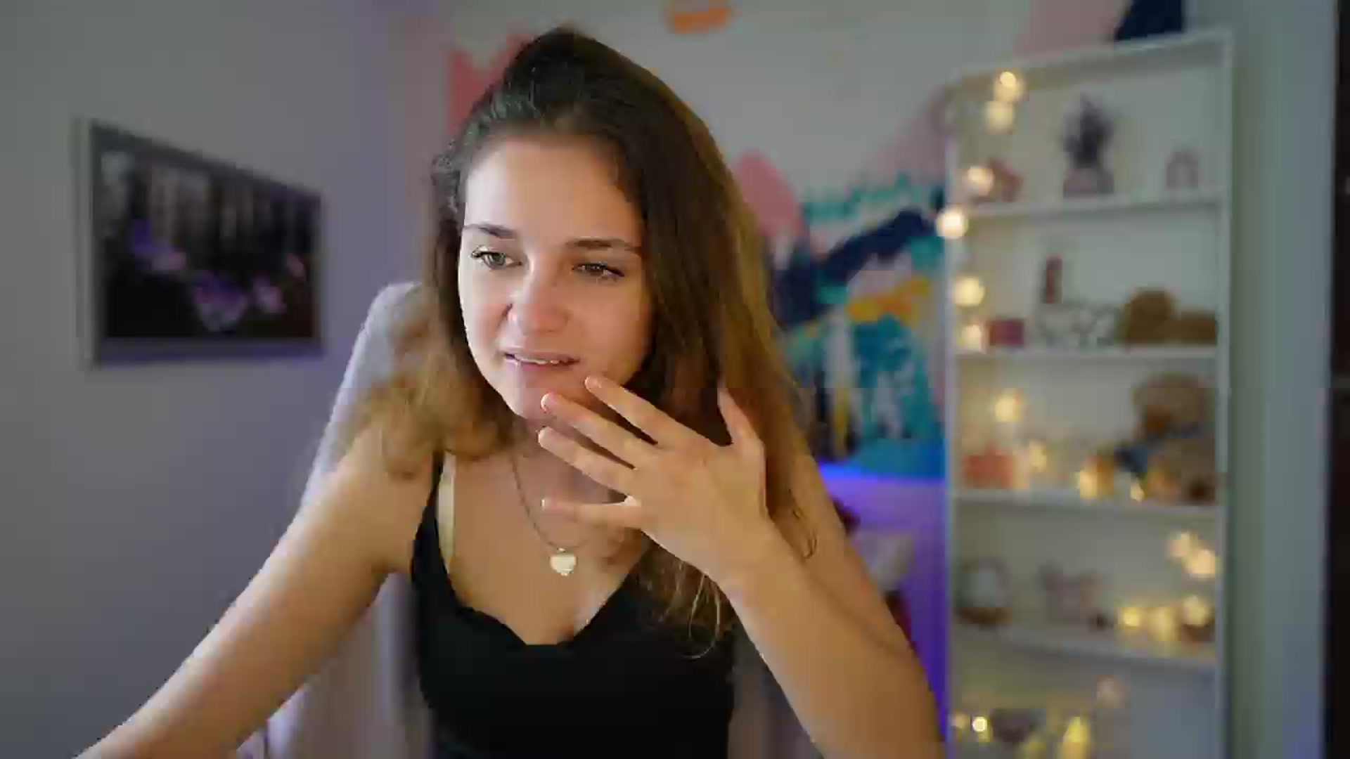 Gallery image thumbnail from Vina_Sky's myfreecams stream on, 08/18/2024, 10:16 image 4 of 20