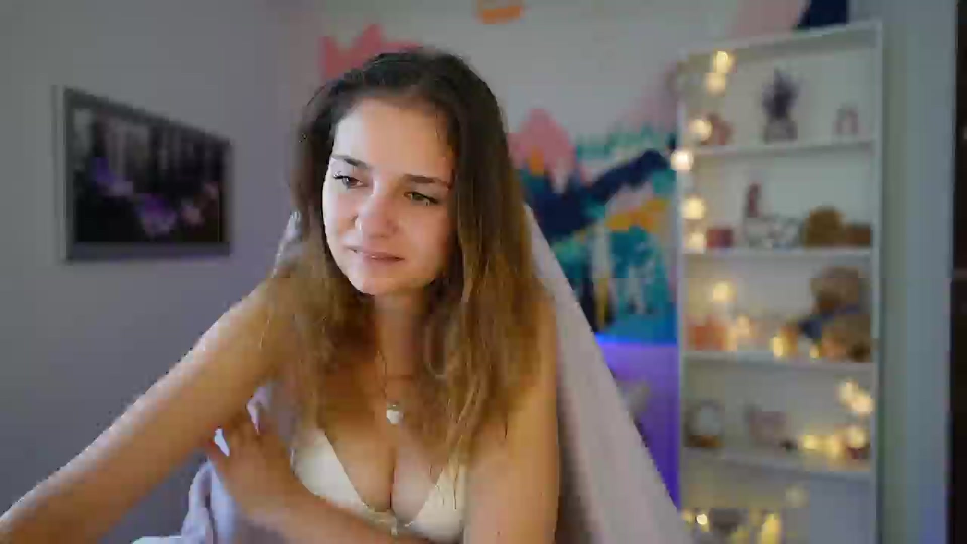 Gallery image thumbnail from Vina_Sky's myfreecams stream on, 08/18/2024, 11:31 image 4 of 20