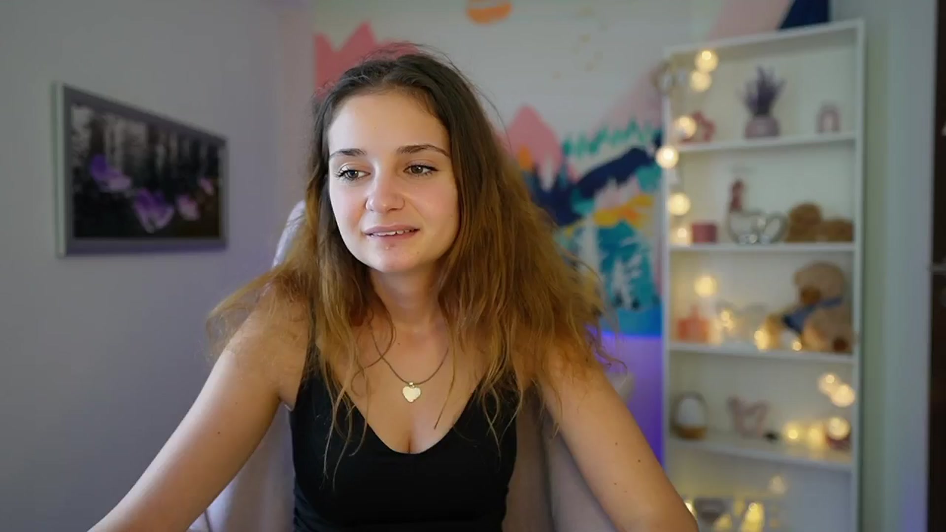 Gallery image thumbnail from Vina_Sky's myfreecams stream on, 08/18/2024, 12:35 image 17 of 20