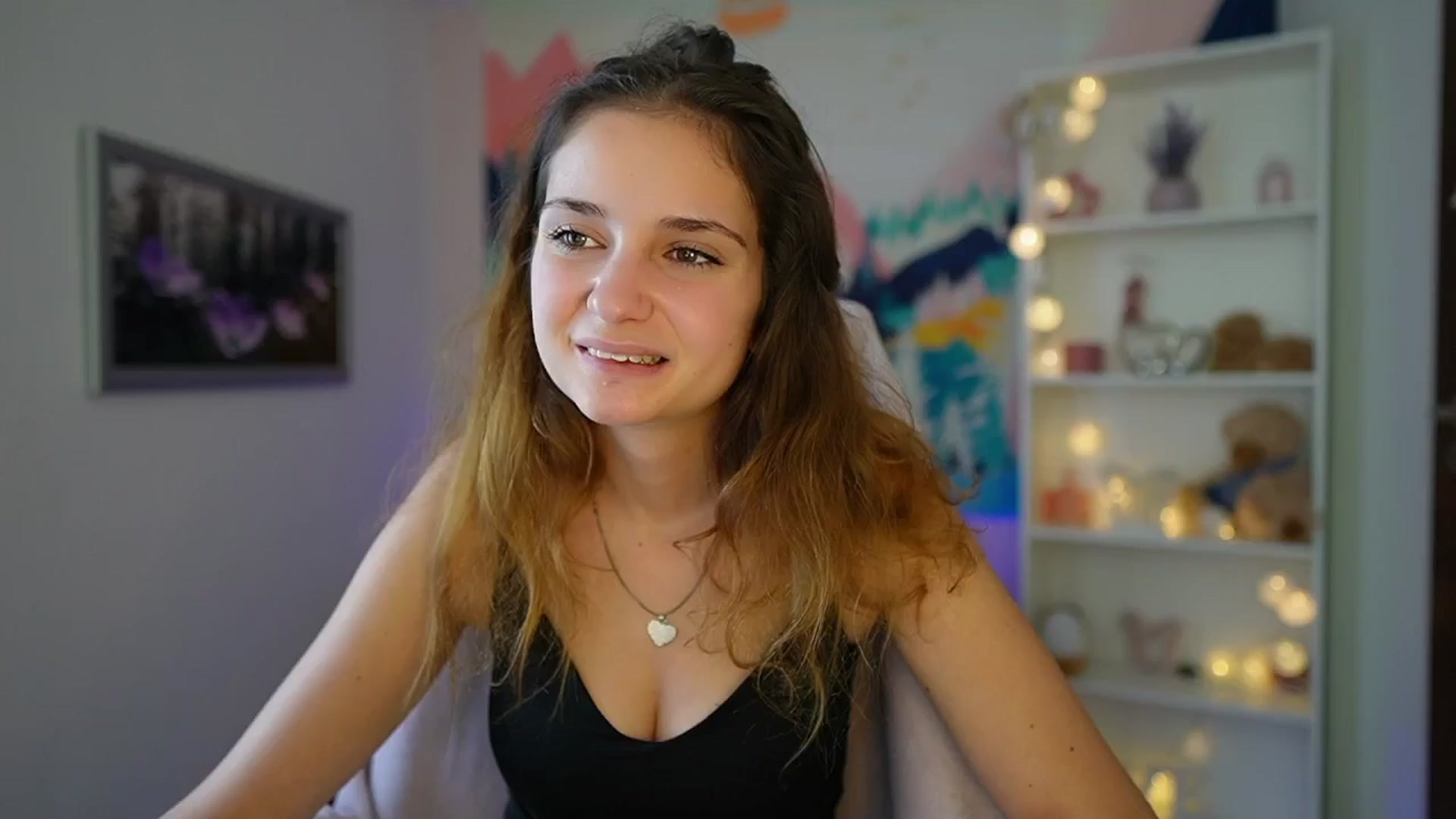 Gallery image thumbnail from Vina_Sky's myfreecams stream on, 08/18/2024, 12:35 image 12 of 20