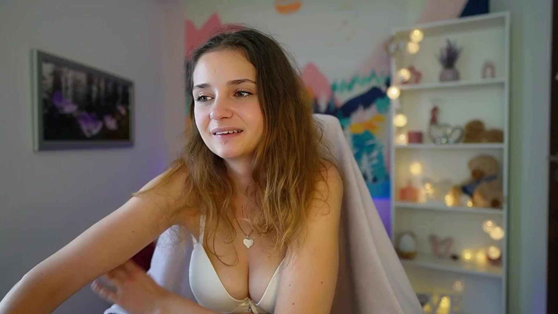 Gallery image thumbnail from Vina_Sky's myfreecams stream on, 08/18/2024, 12:35 image 20 of 20