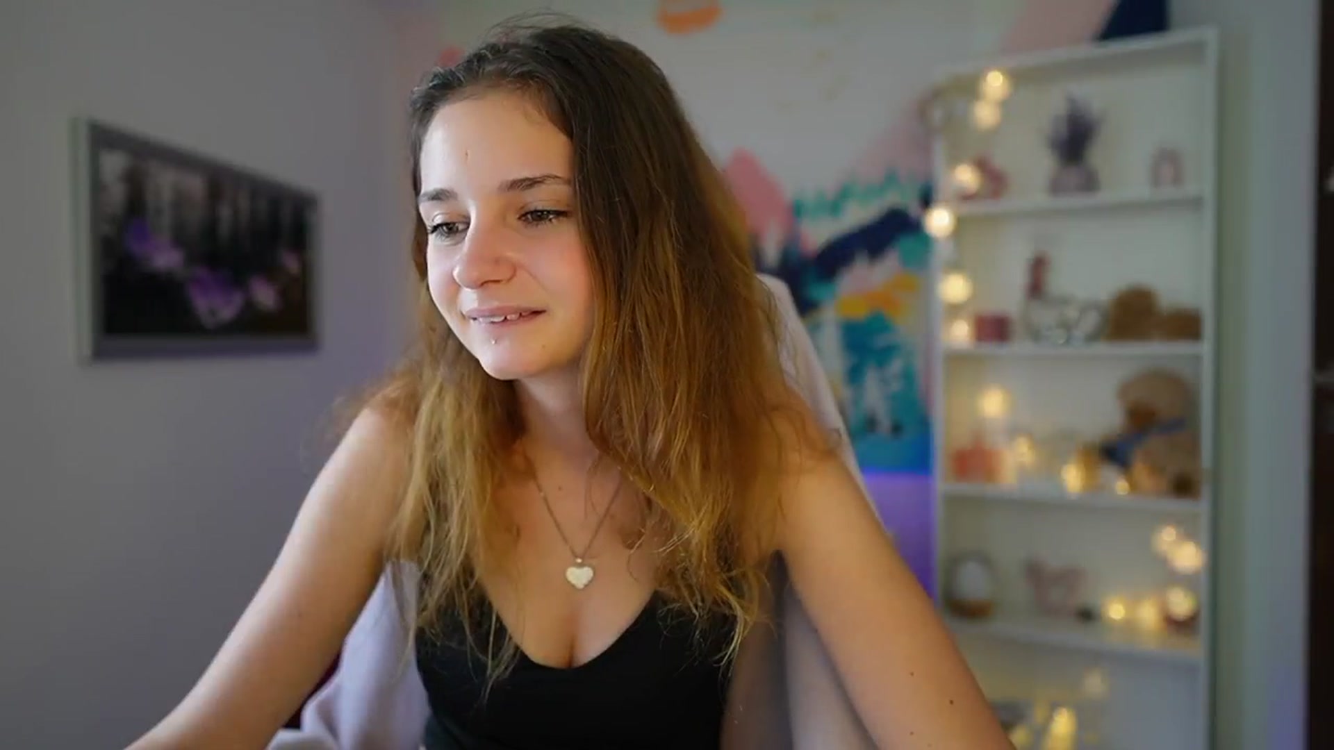 Gallery image thumbnail from Vina_Sky's myfreecams stream on, 08/18/2024, 14:19 image 19 of 20
