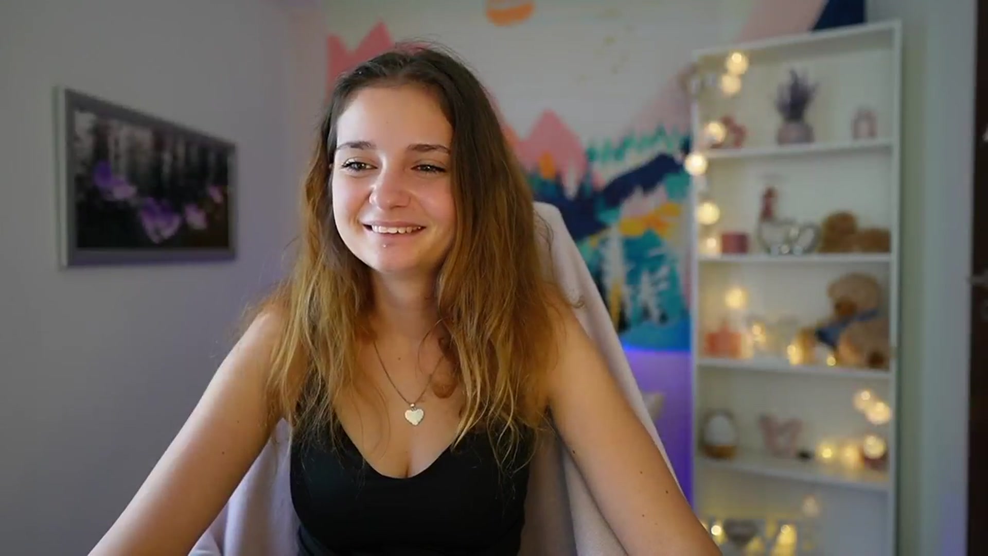 Gallery image thumbnail from Vina_Sky's myfreecams stream on, 08/18/2024, 14:19 image 16 of 20