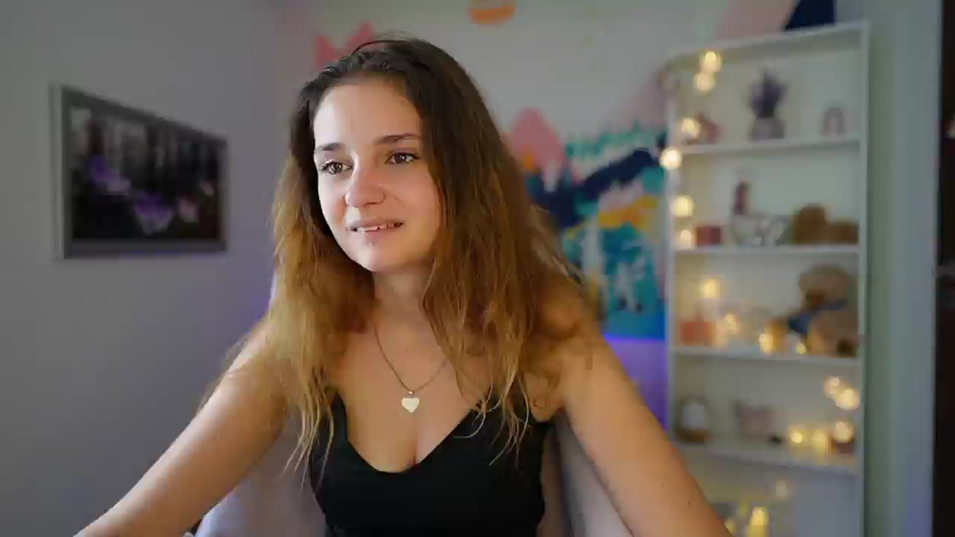 Gallery image thumbnail from Vina_Sky's myfreecams stream on, 08/18/2024, 15:24 image 15 of 20