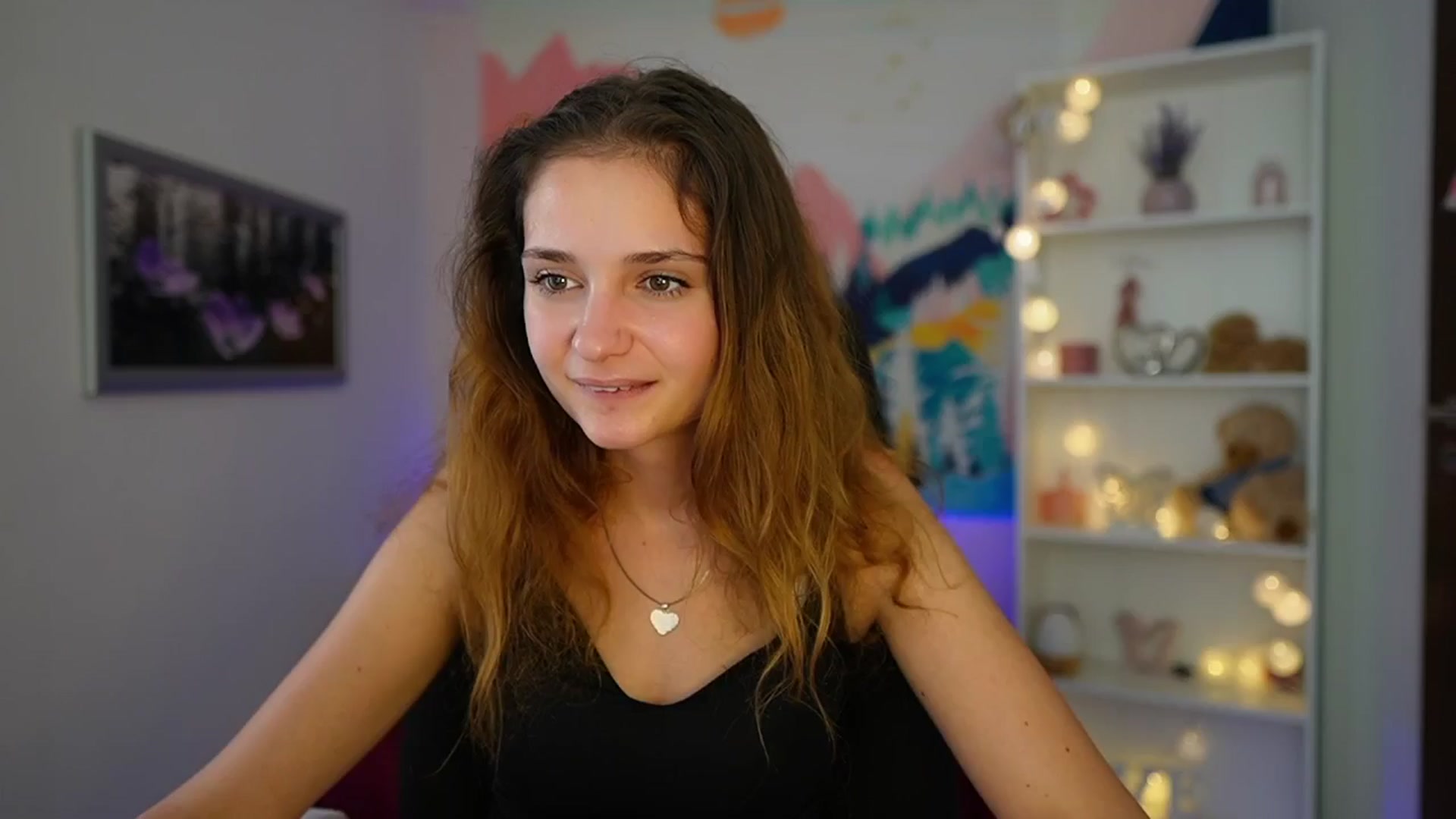 Gallery image thumbnail from Vina_Sky's myfreecams stream on, 08/18/2024, 18:06 image 8 of 20