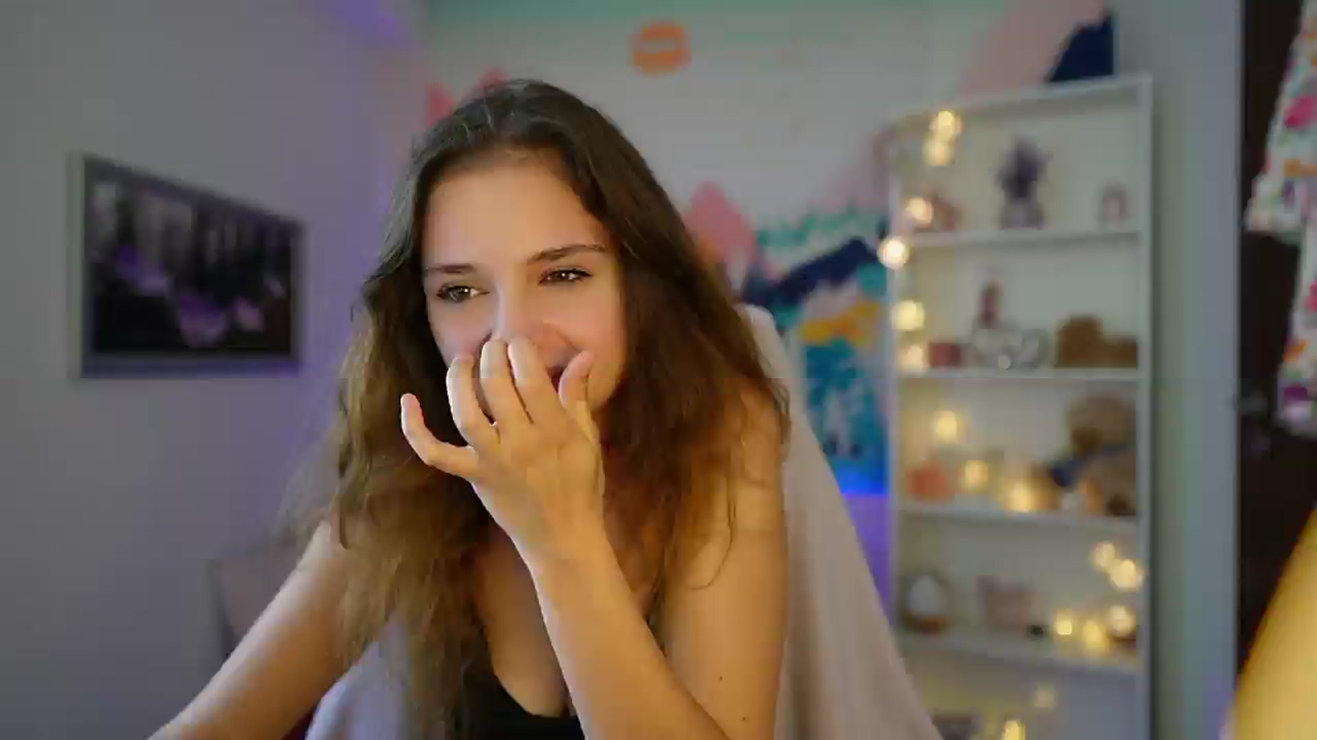 Gallery image thumbnail from Vina_Sky's myfreecams stream on, 08/28/2024, 12:33 image 1 of 20