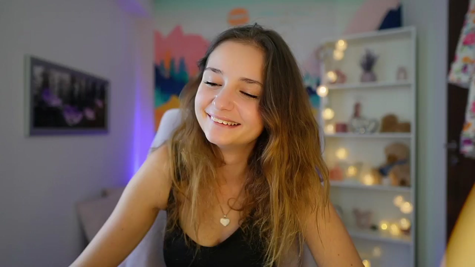 Gallery image thumbnail from Vina_Sky's myfreecams stream on, 08/28/2024, 12:33 image 17 of 20
