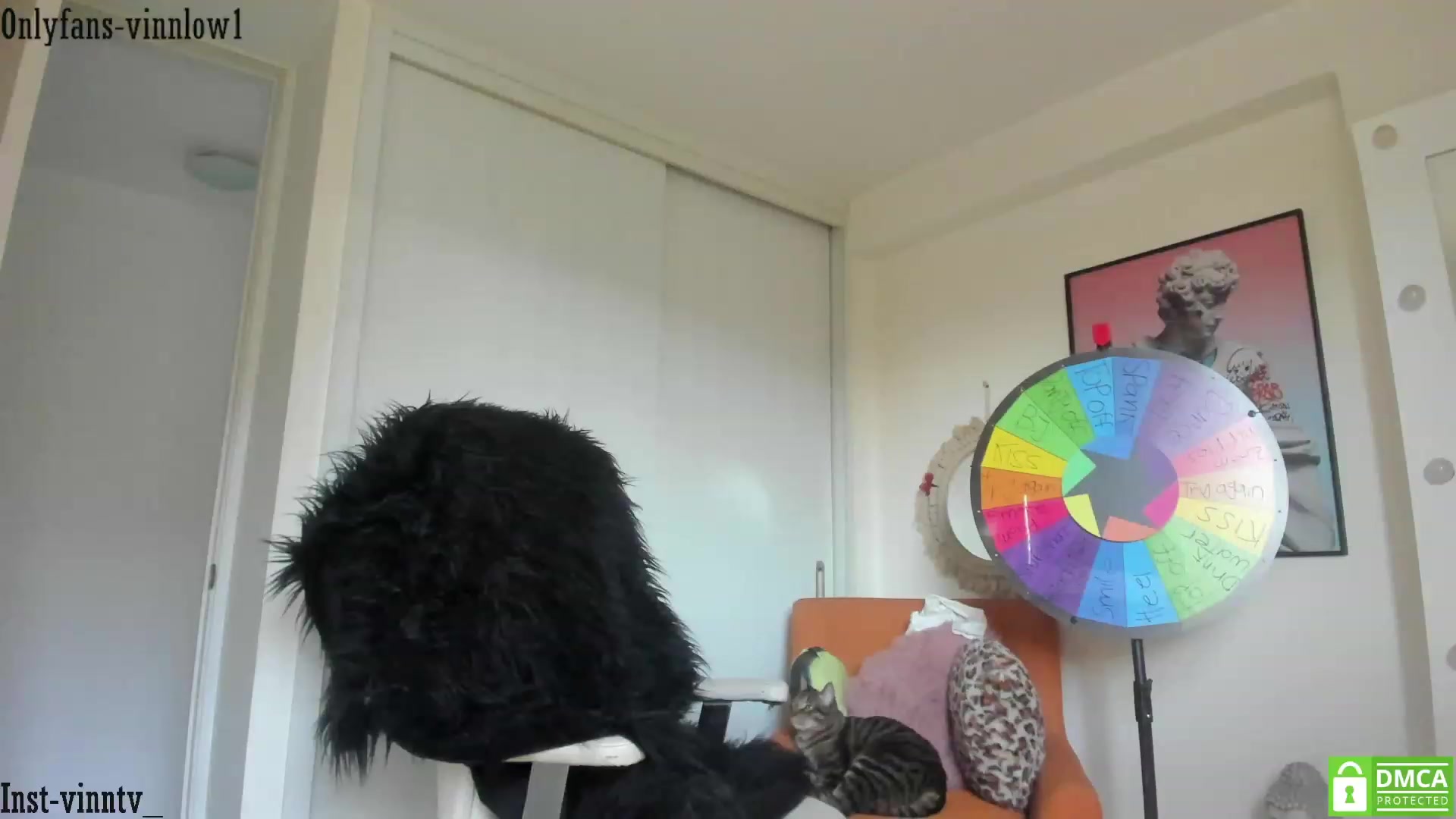 Gallery image thumbnail from Vinnlow's myfreecams stream on, 12/02/2022, 23:27 image 9 of 20