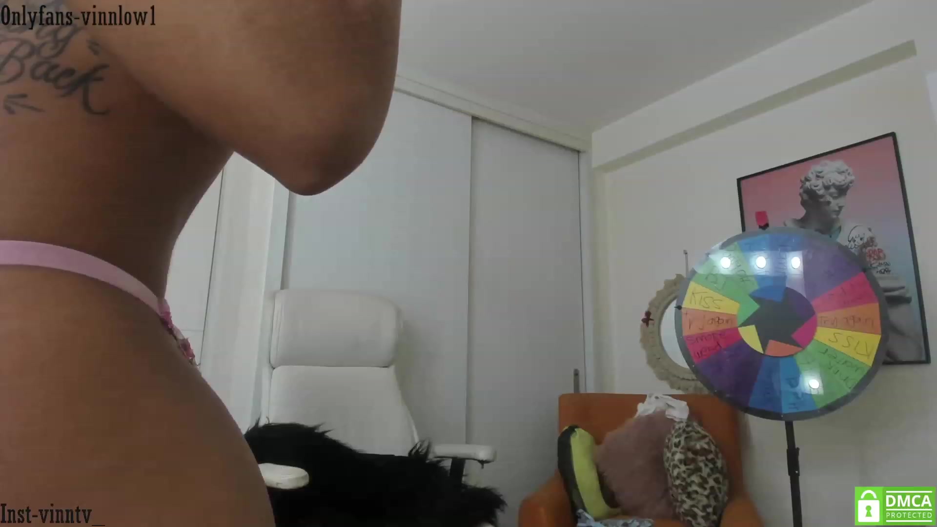 Gallery image thumbnail from Vinnlow's myfreecams stream on, 12/03/2022, 01:27 image 16 of 20