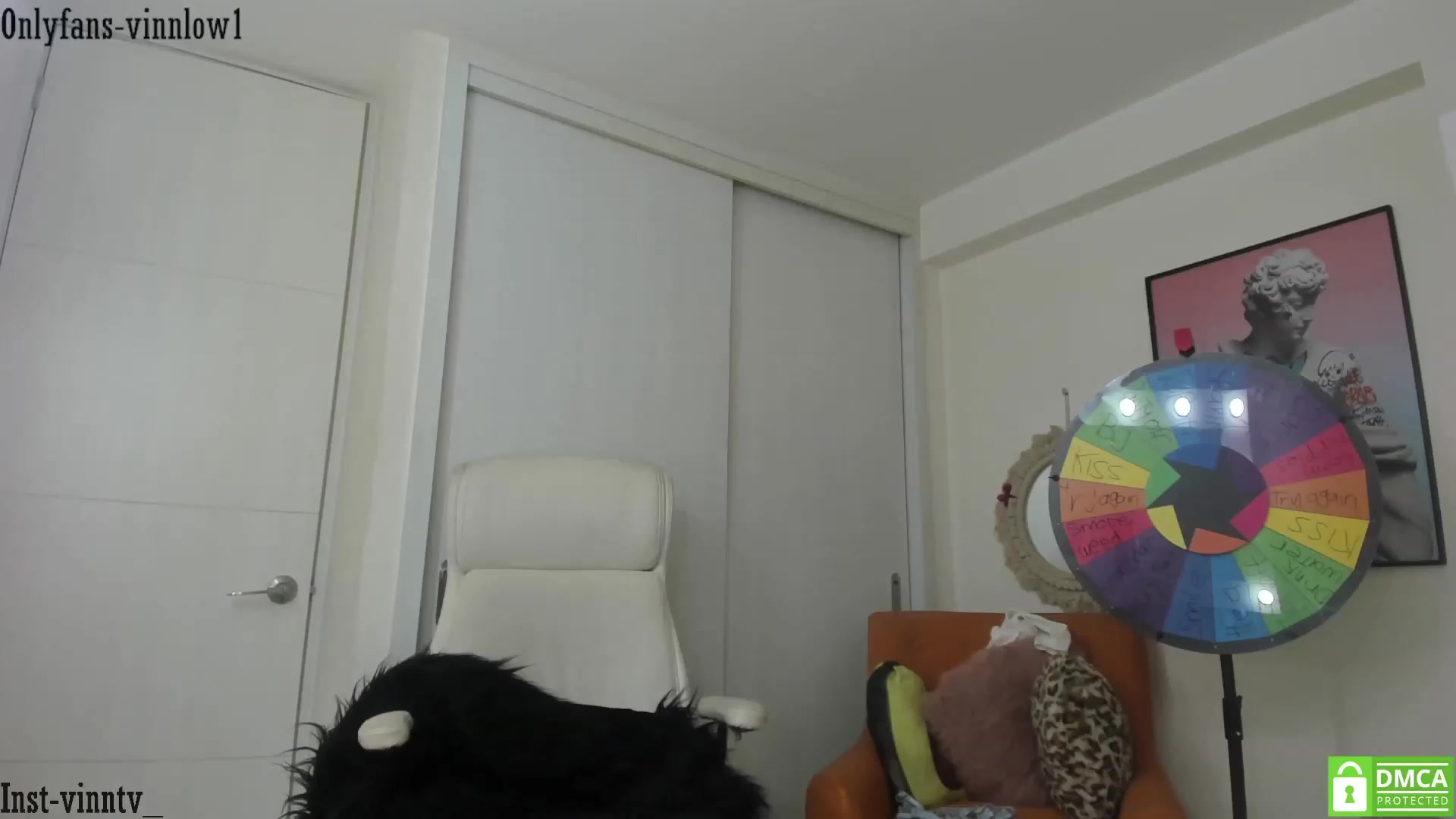 Gallery image thumbnail from Vinnlow's myfreecams stream on, 12/03/2022, 01:27 image 3 of 20
