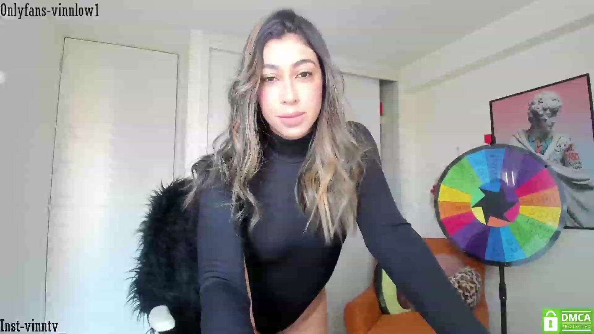 Gallery image thumbnail from Vinnlow's myfreecams stream on, 12/03/2022, 21:03 image 2 of 20