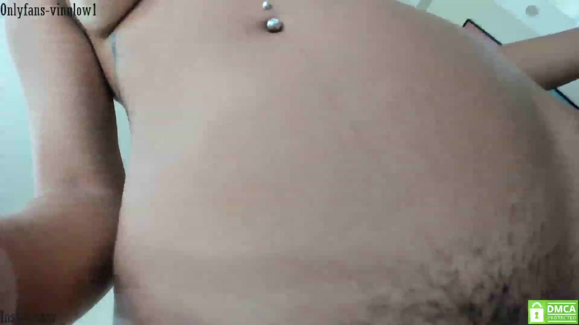 Gallery image thumbnail from Vinnlow's myfreecams stream on, 12/03/2022, 22:19 image 12 of 20