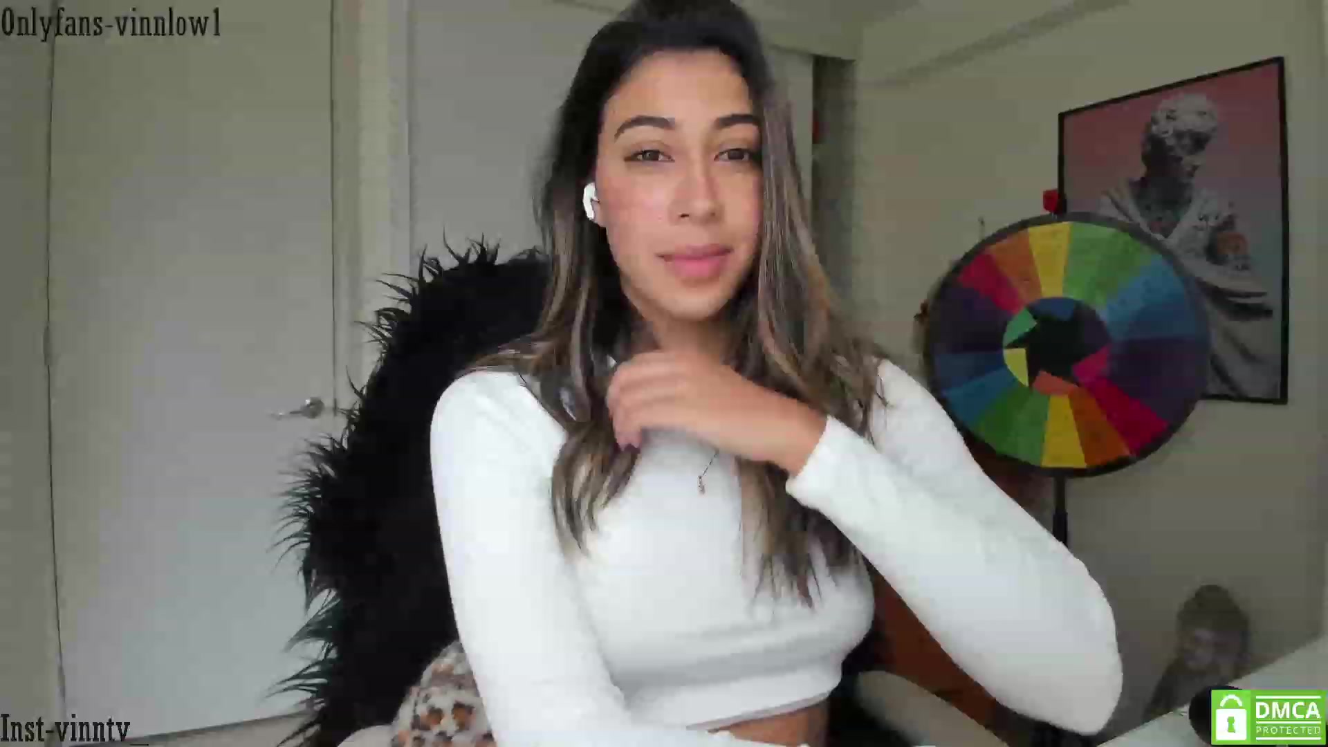 Gallery image thumbnail from Vinnlow's myfreecams stream on, 12/04/2022, 20:45 image 18 of 20