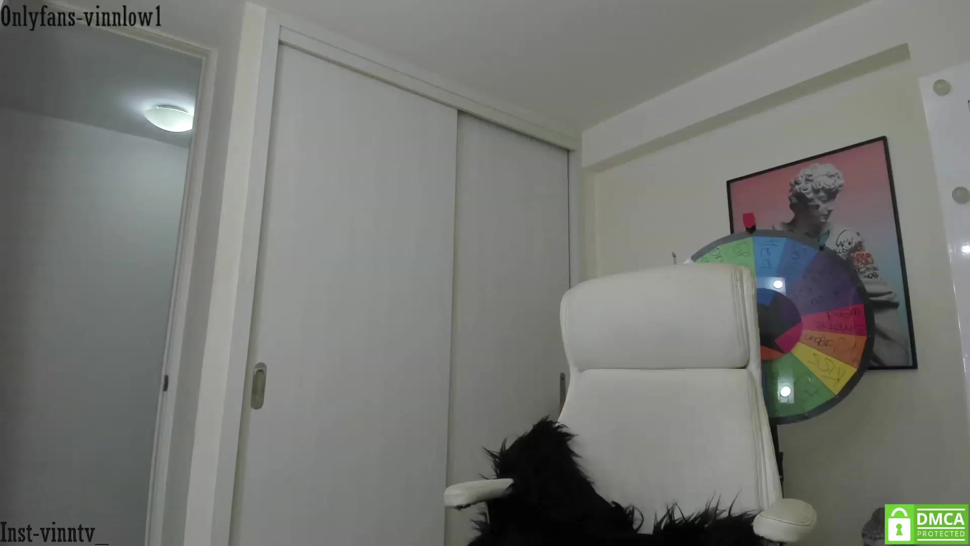 Gallery image thumbnail from Vinnlow's myfreecams stream on, 12/05/2022, 23:41 image 17 of 20